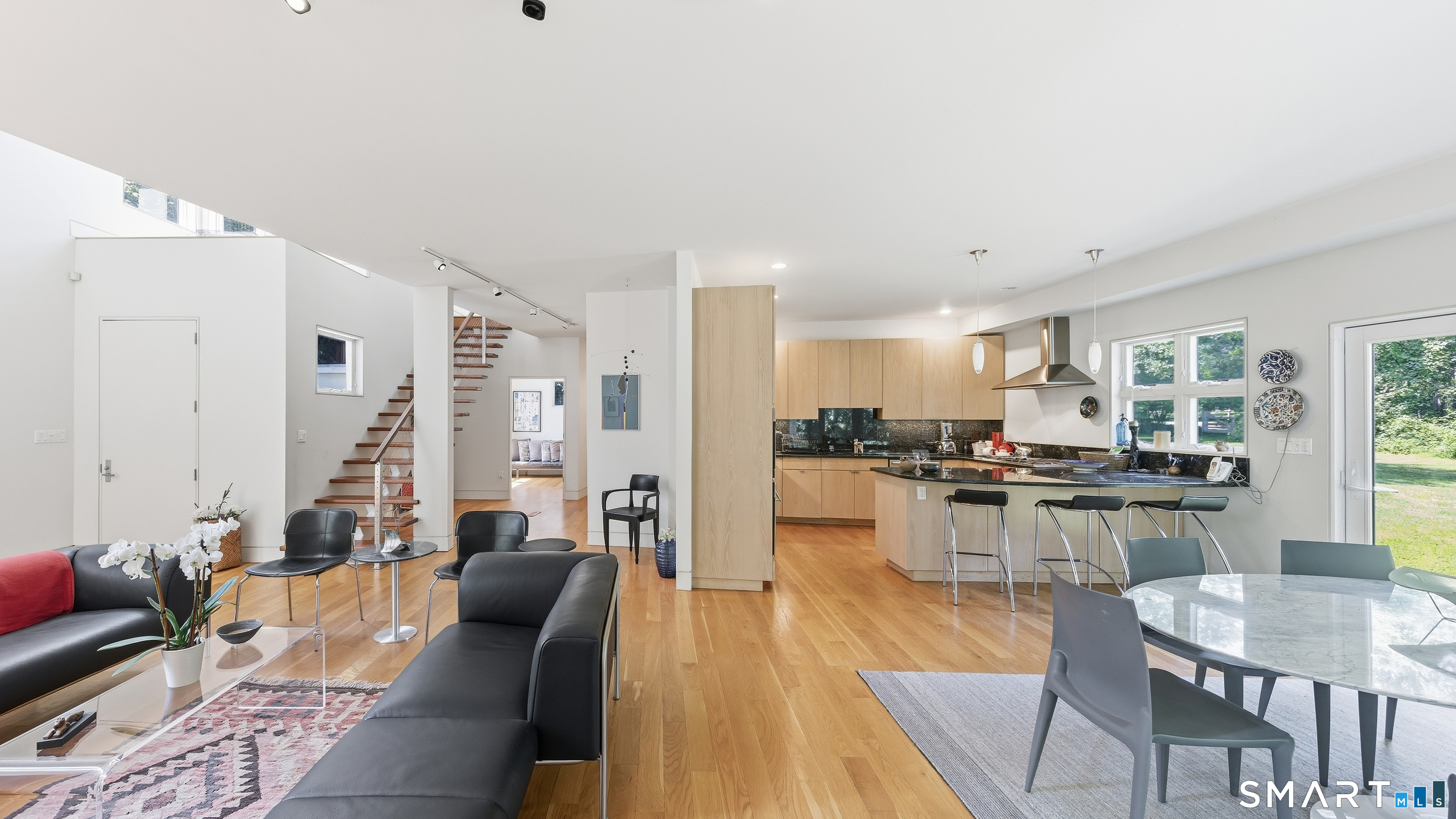 51 Maple Avenue South