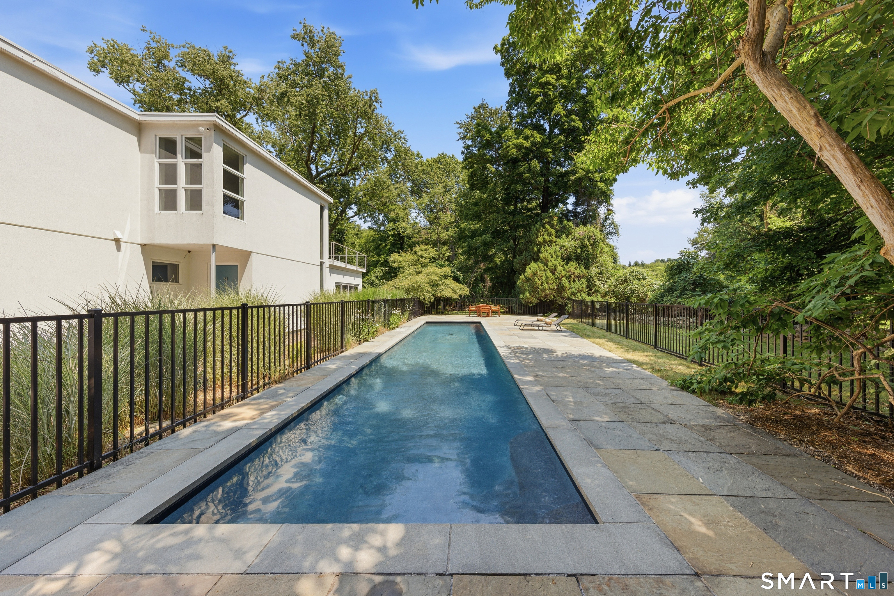 51 Maple Avenue South