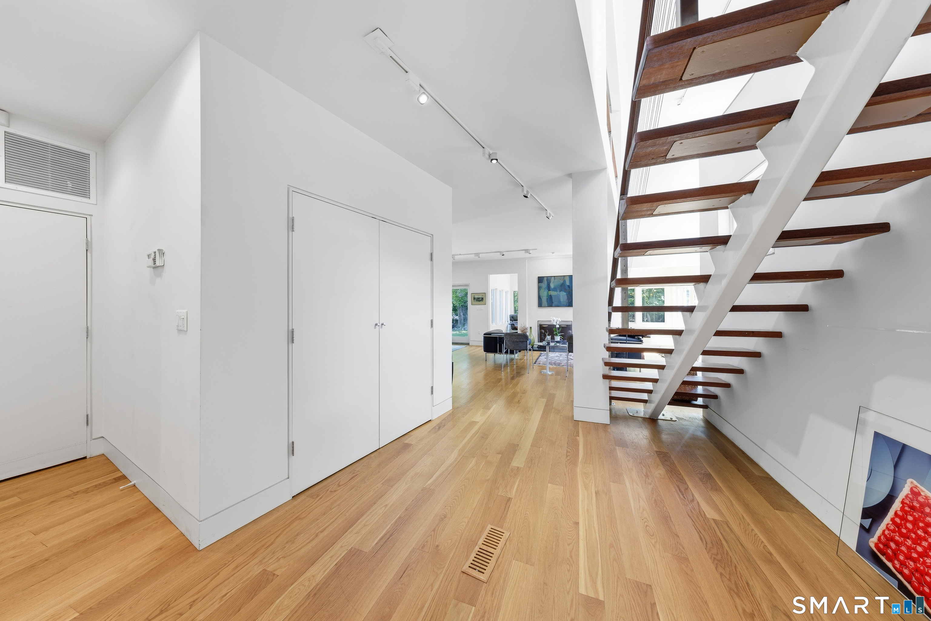 51 Maple Avenue South
