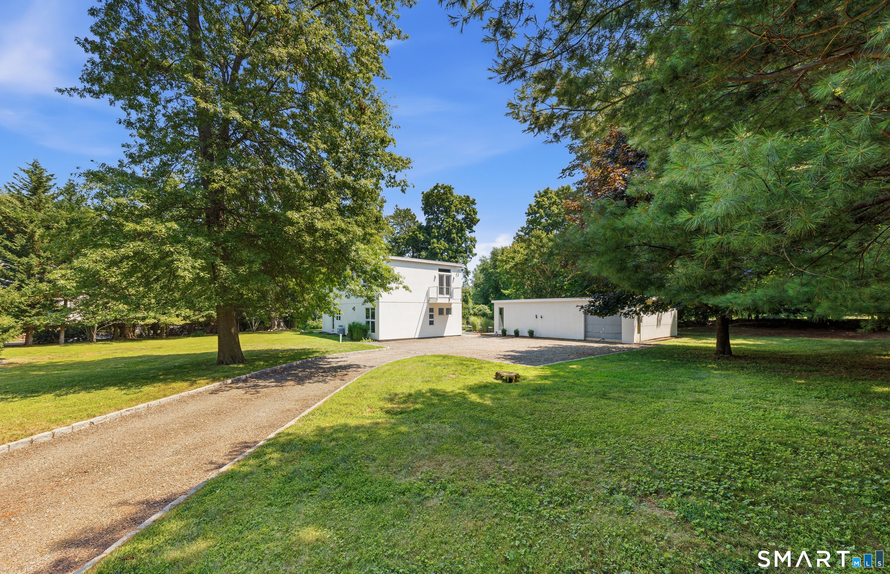 51 Maple Avenue South