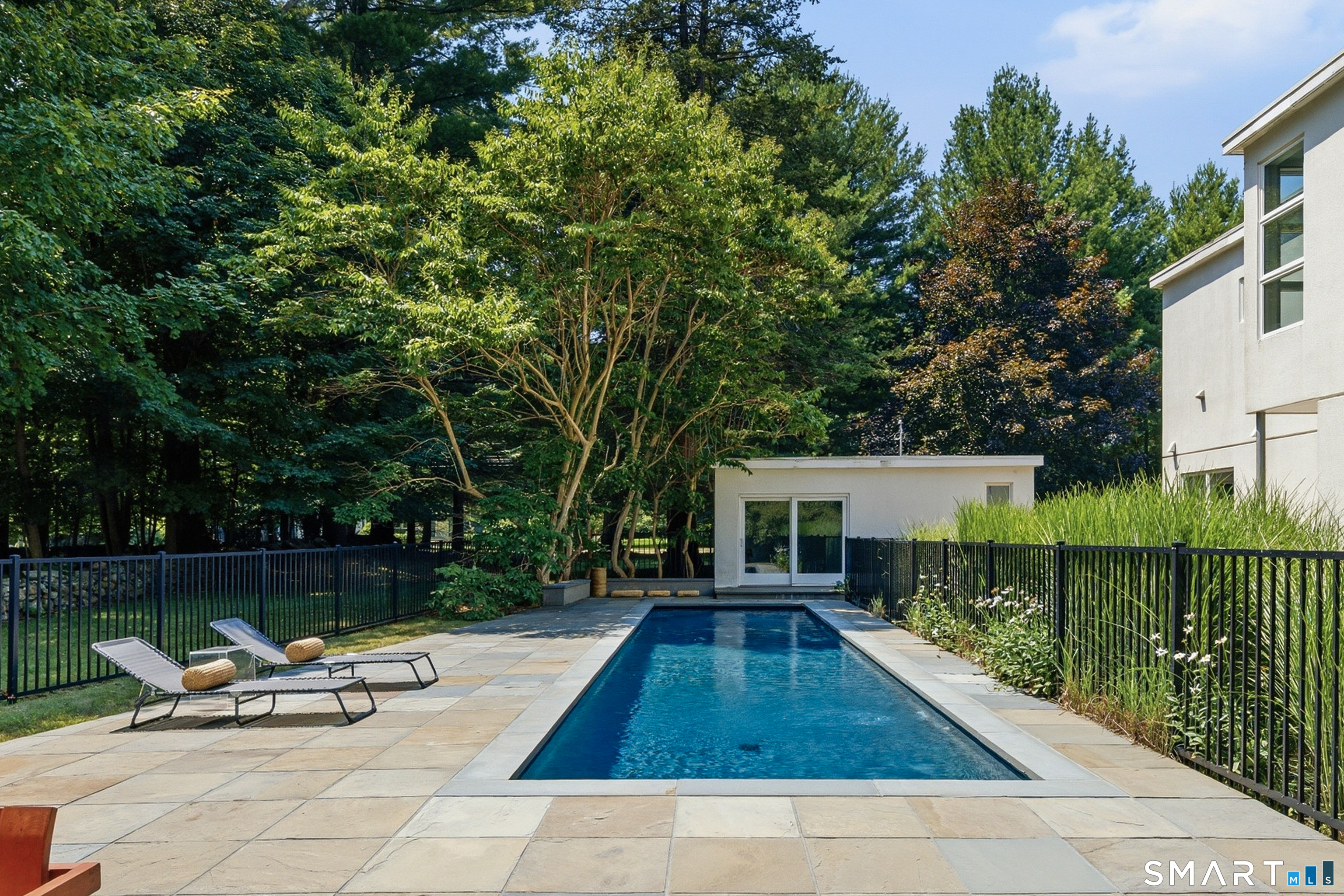 51 Maple Avenue South