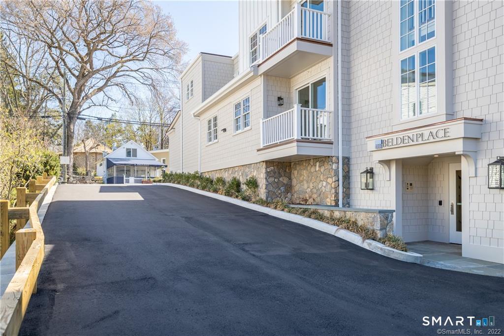 201 Main Street Unit: 301