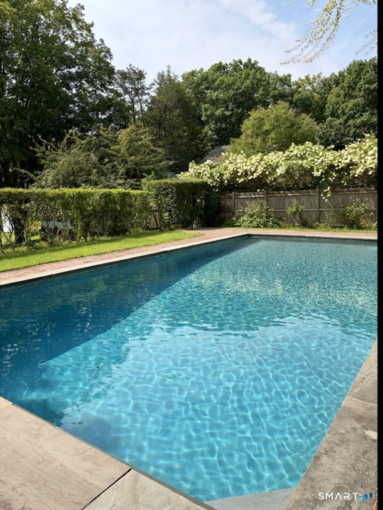 320 Valley Road