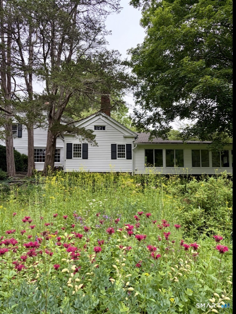 320 Valley Road