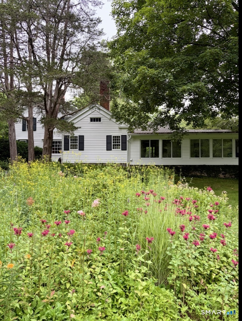 320 Valley Road