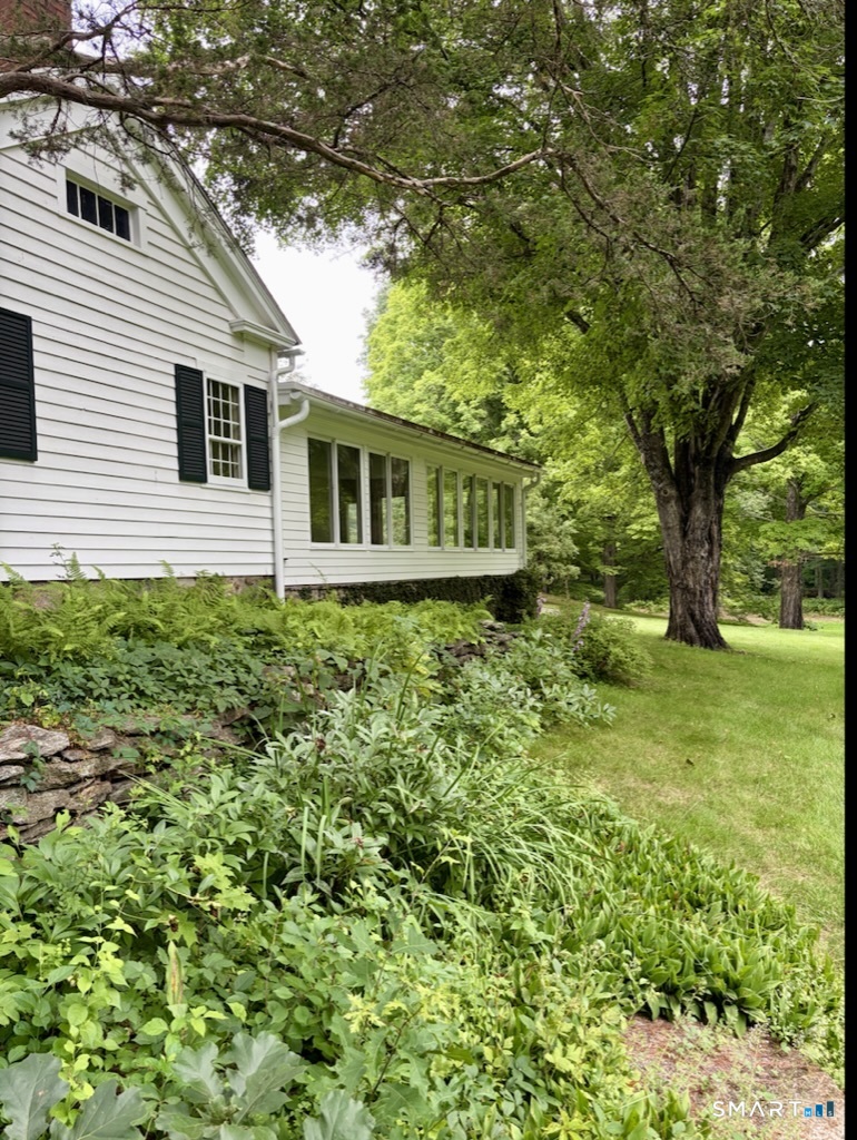320 Valley Road