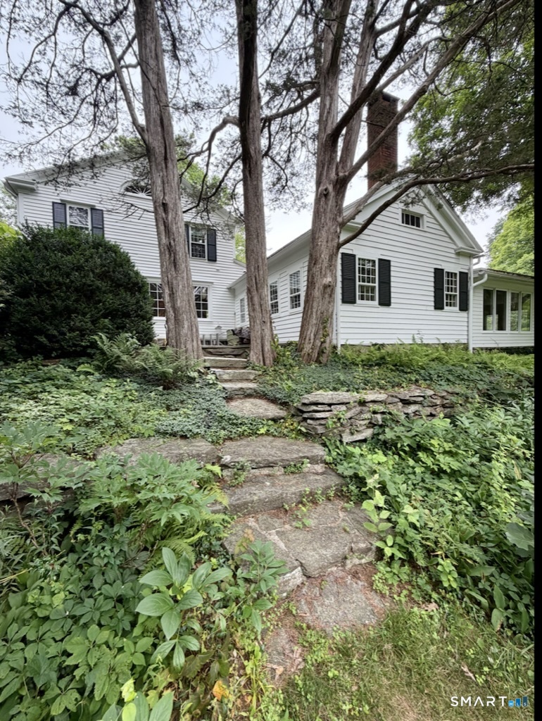 320 Valley Road