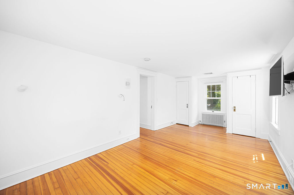 12 Roosevelt Road