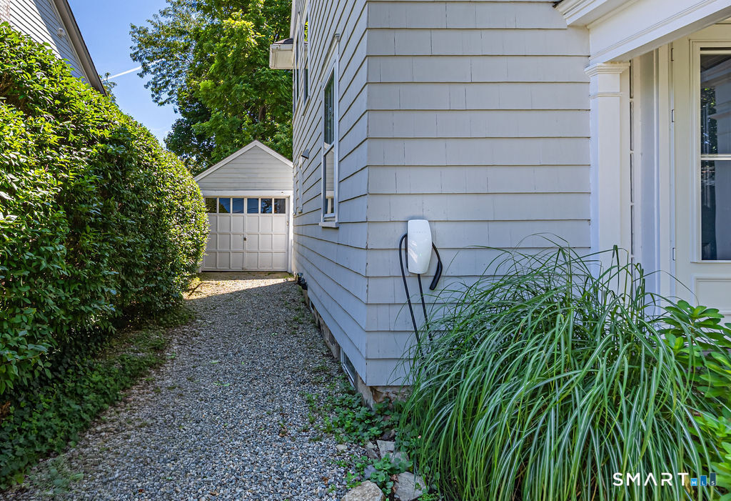 12 Roosevelt Road