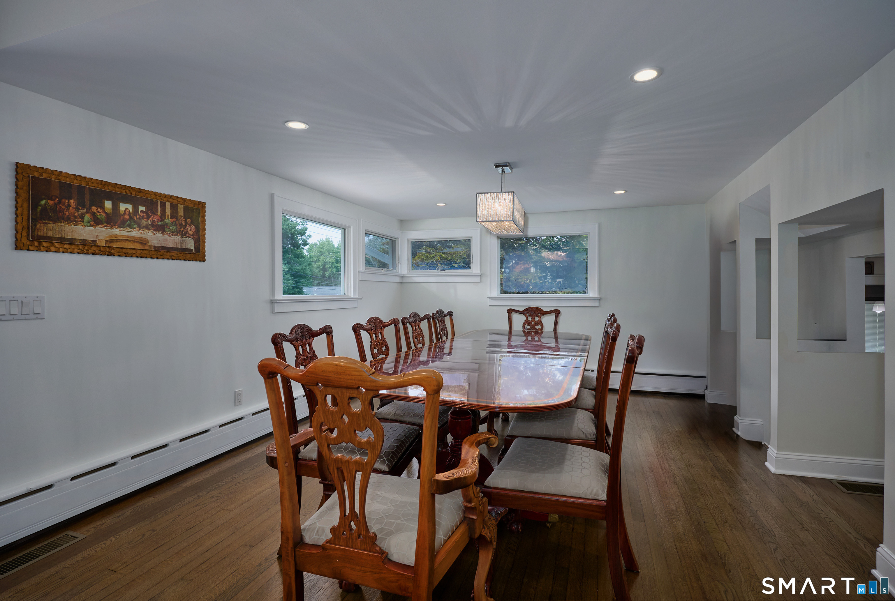 1374 Huntington Turnpike