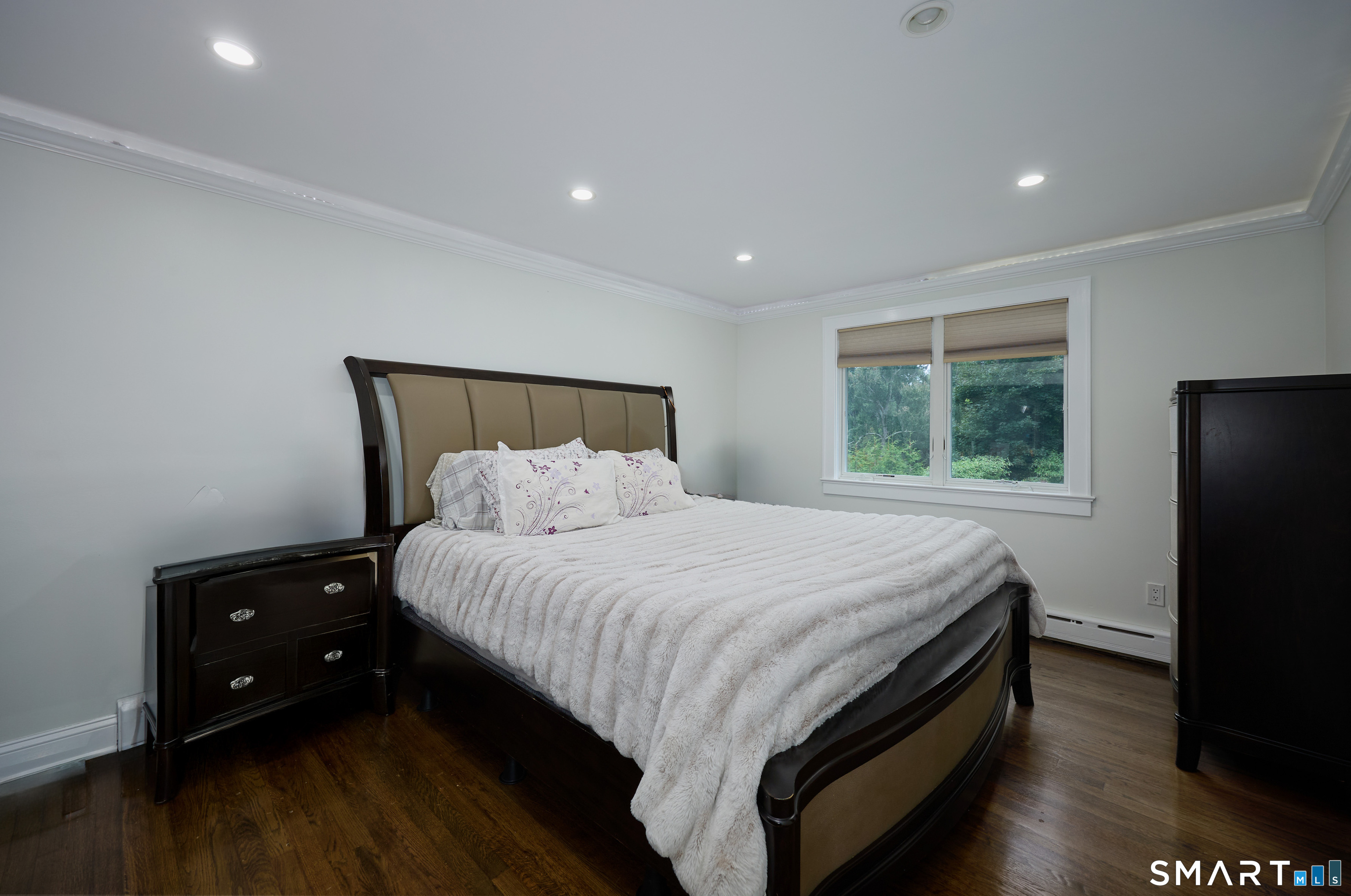 1374 Huntington Turnpike