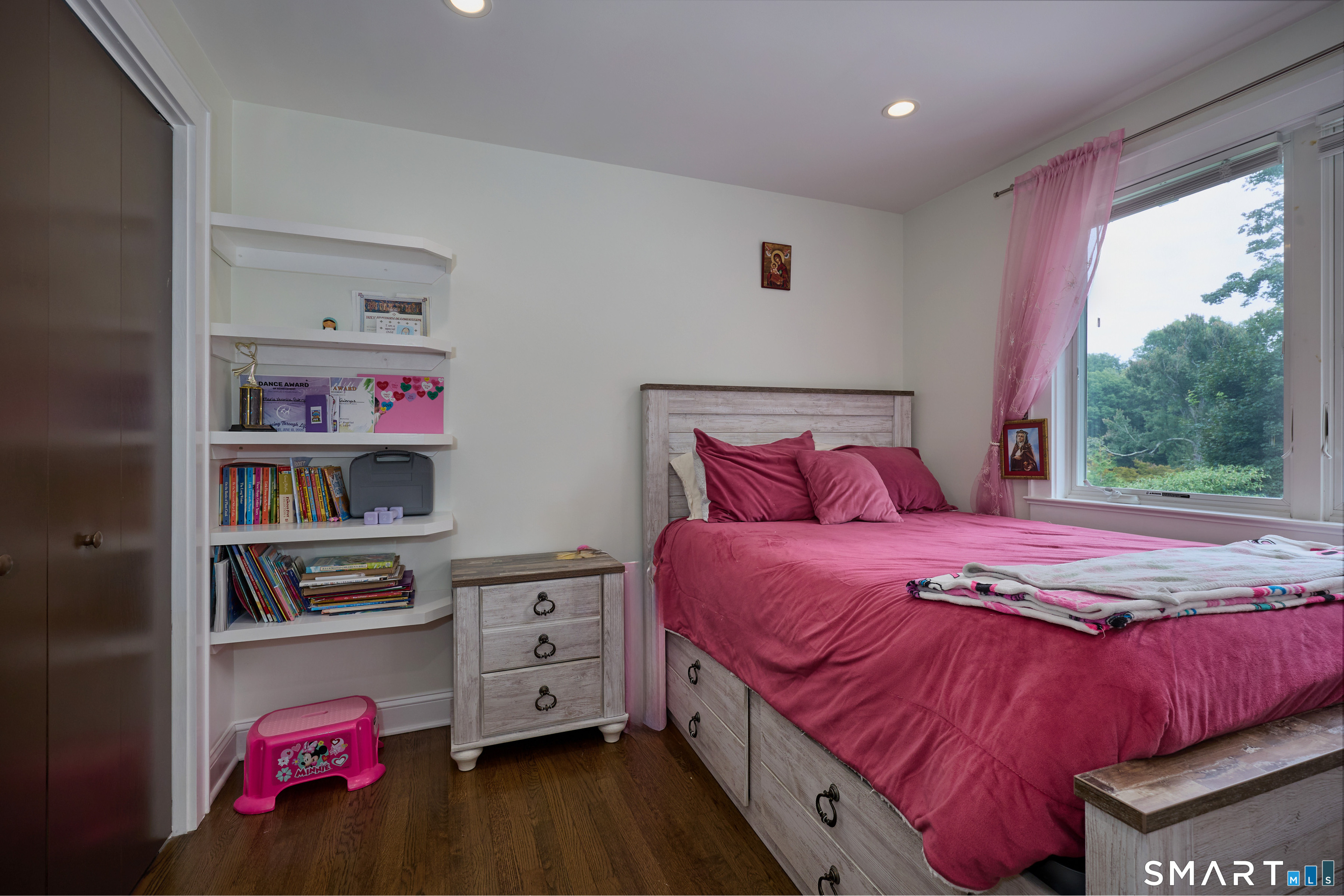 1374 Huntington Turnpike