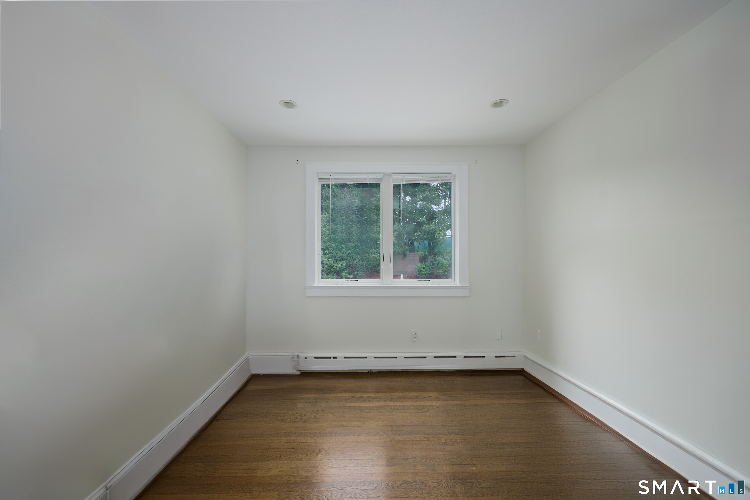 1374 Huntington Turnpike