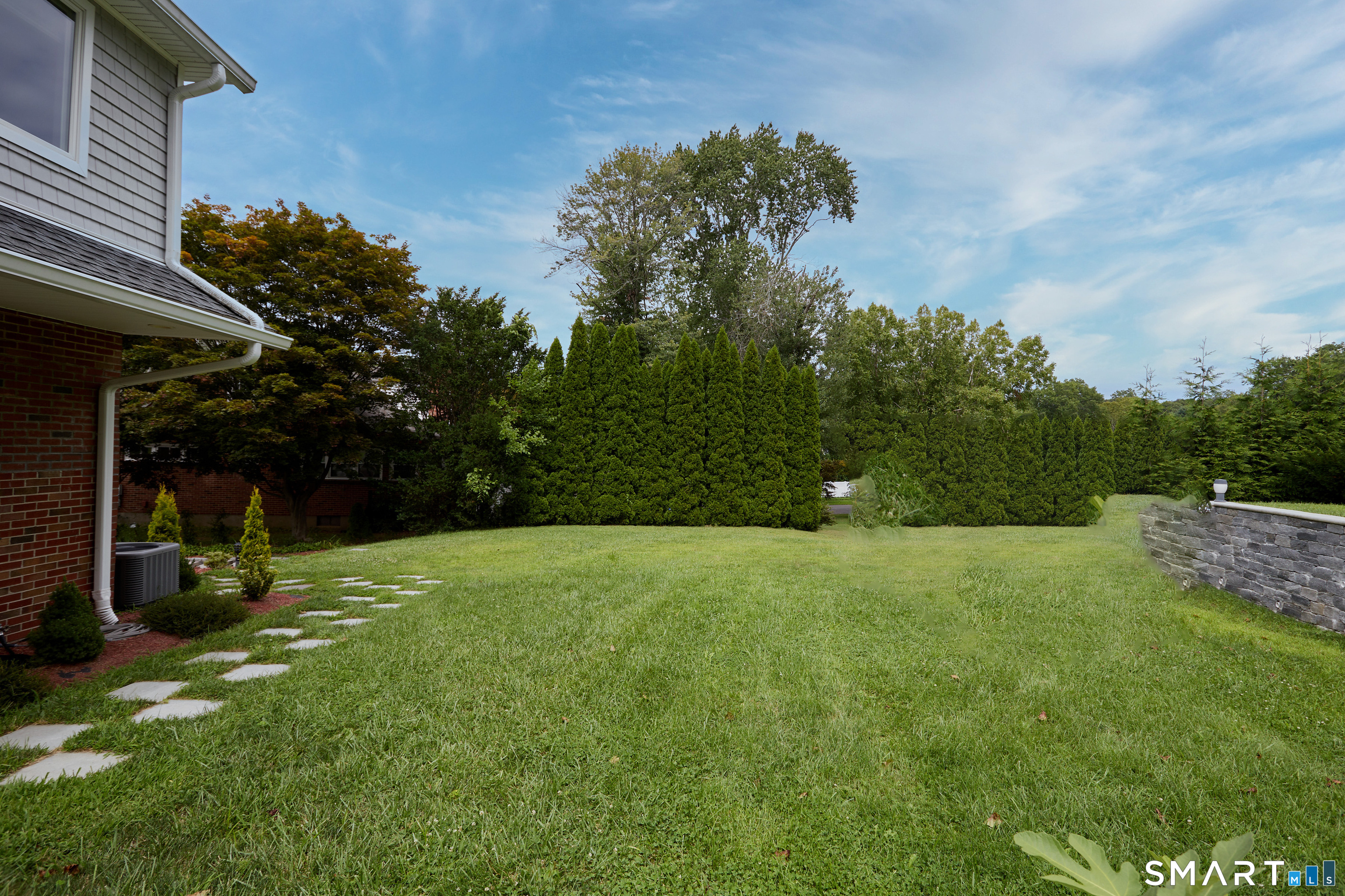 1374 Huntington Turnpike