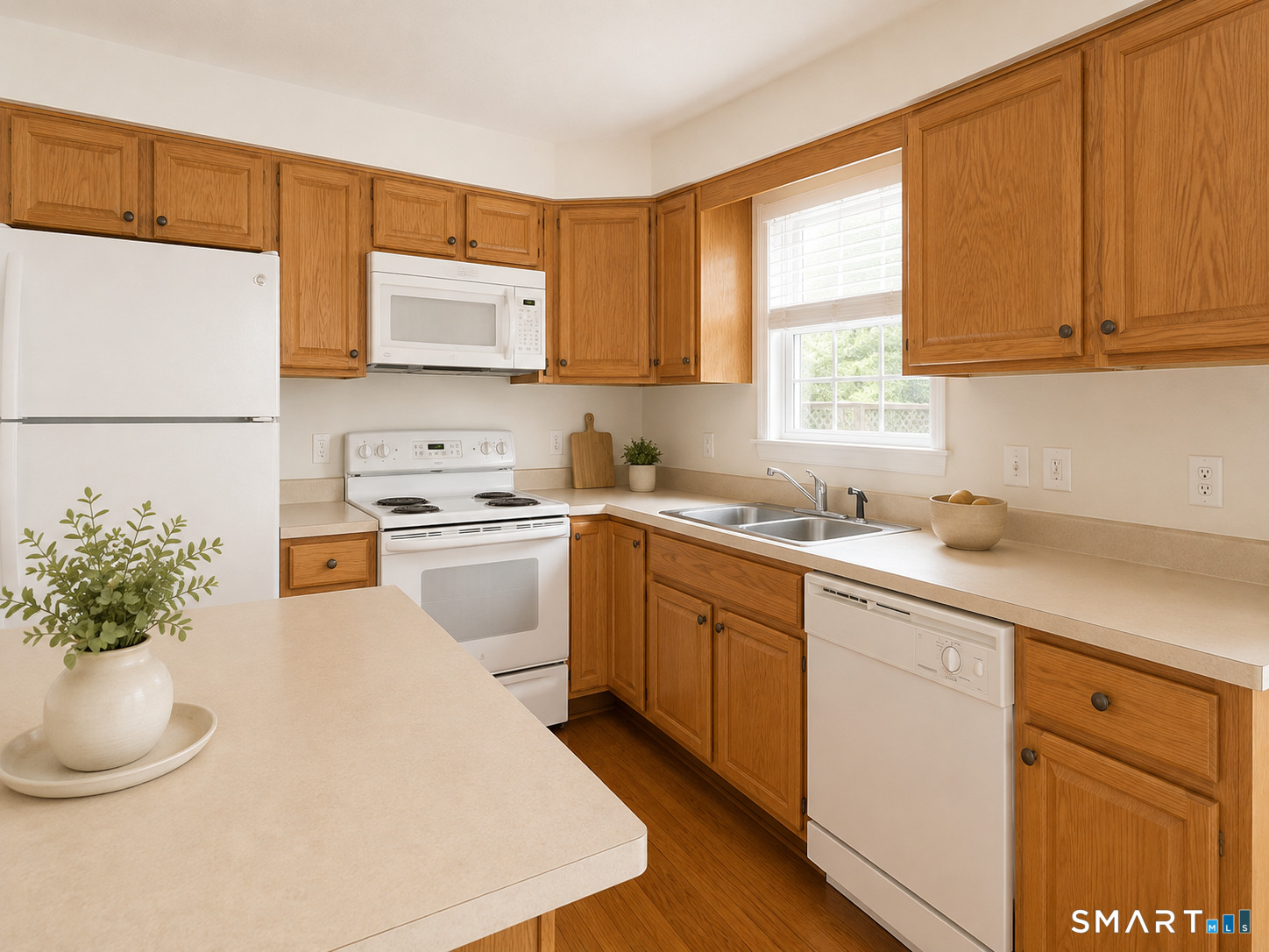 220 Castle Avenue Unit: 220