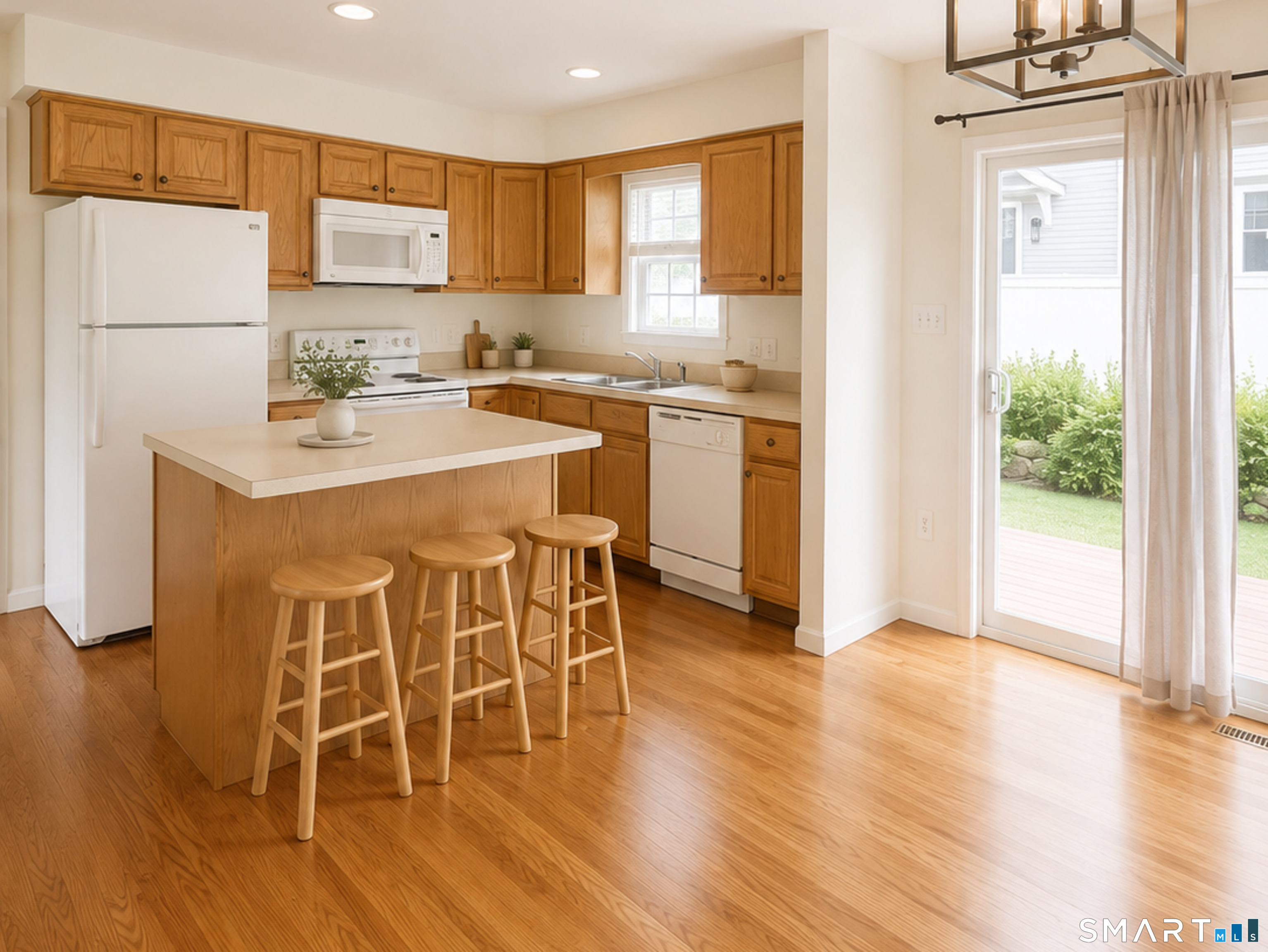 220 Castle Avenue Unit: 220
