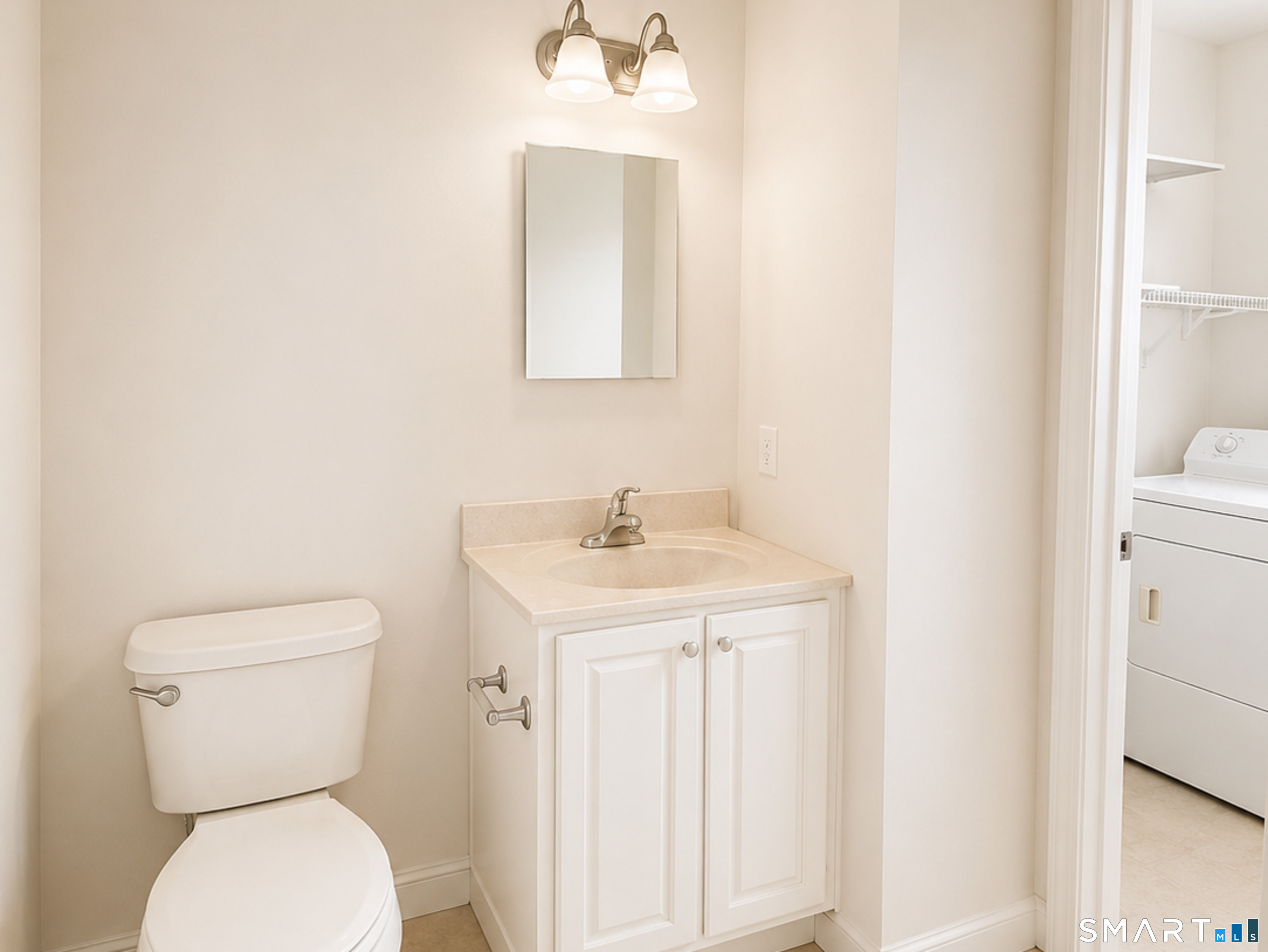 220 Castle Avenue Unit: 220