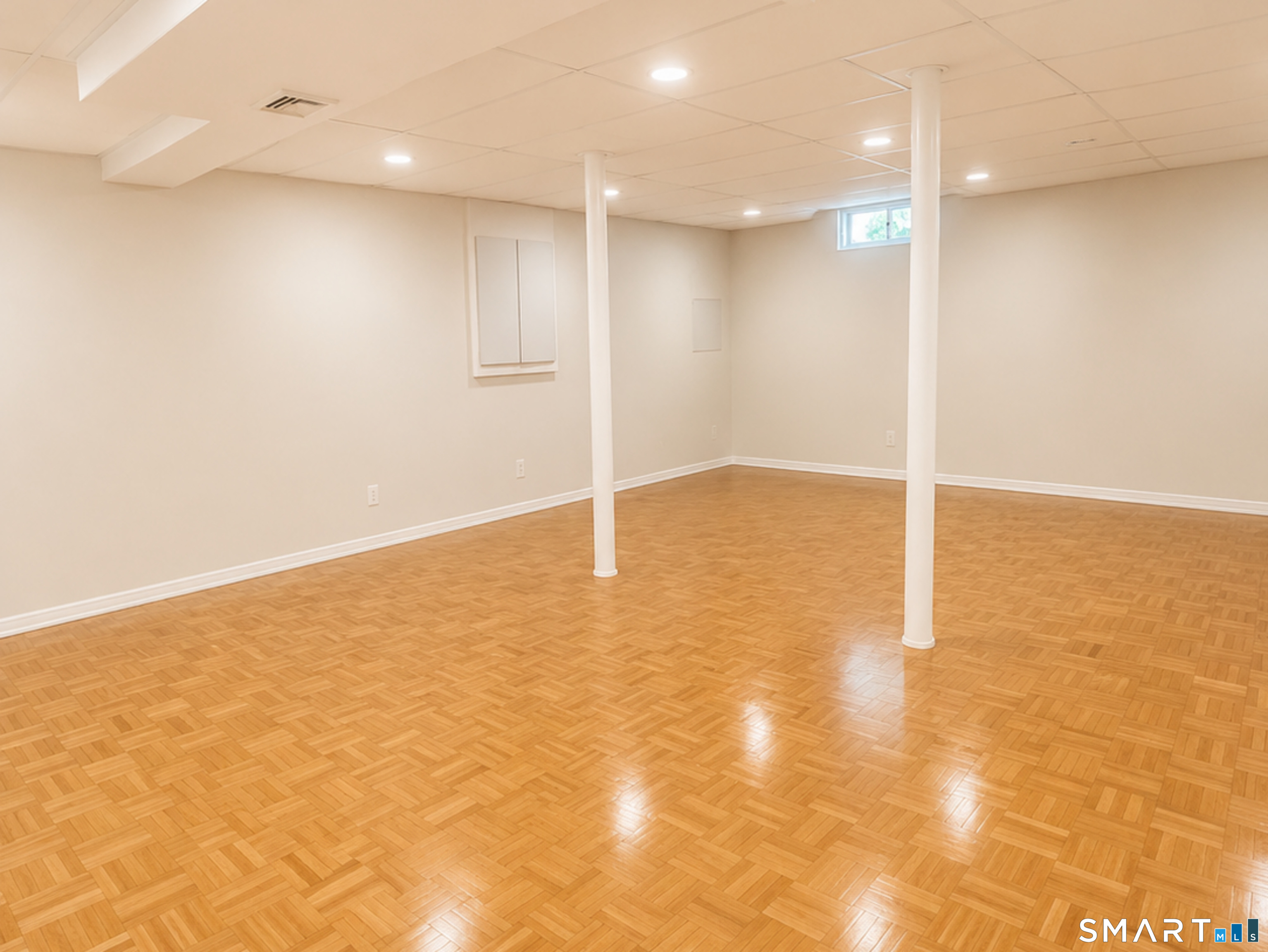 220 Castle Avenue Unit: 220