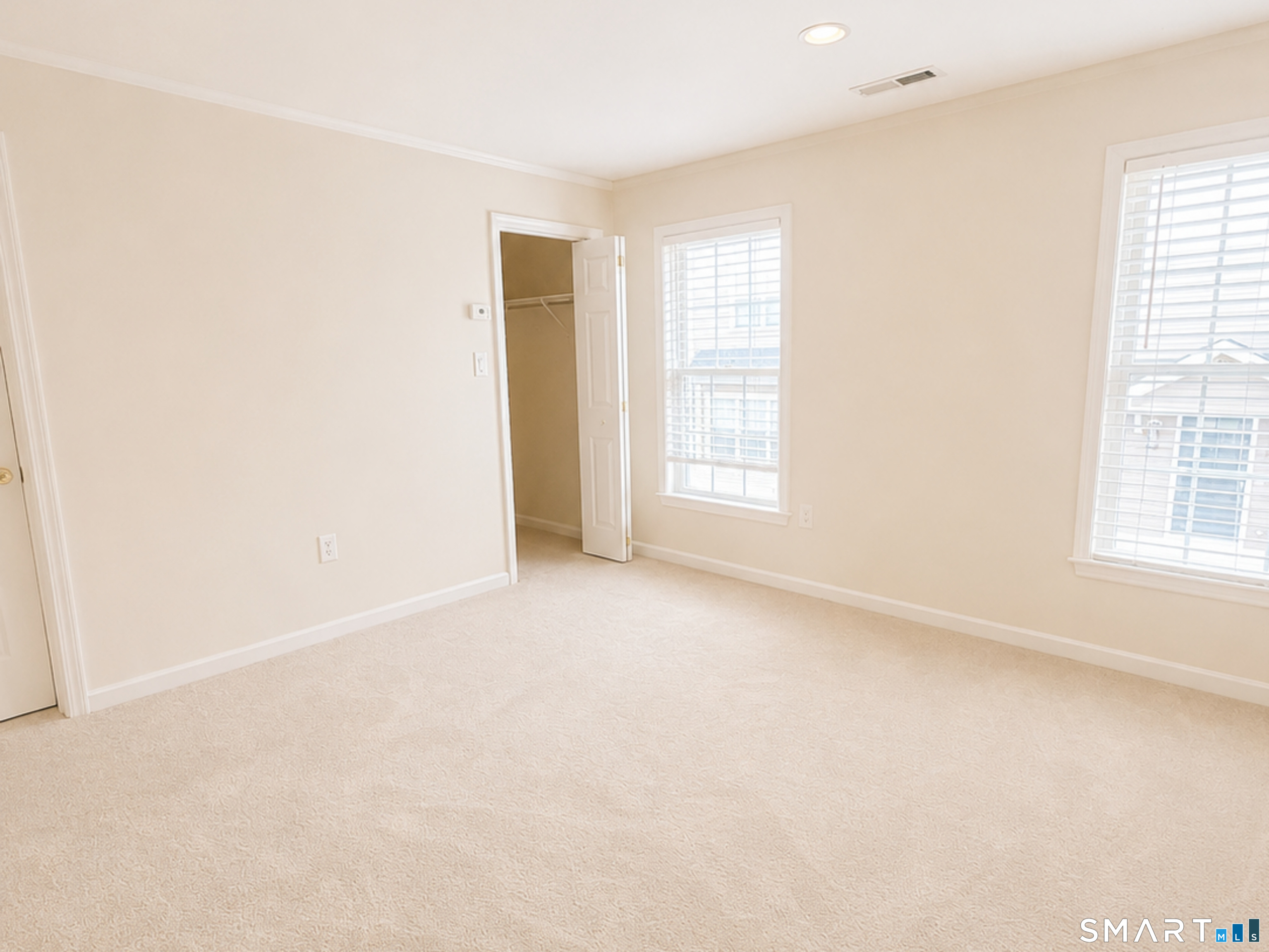220 Castle Avenue Unit: 220