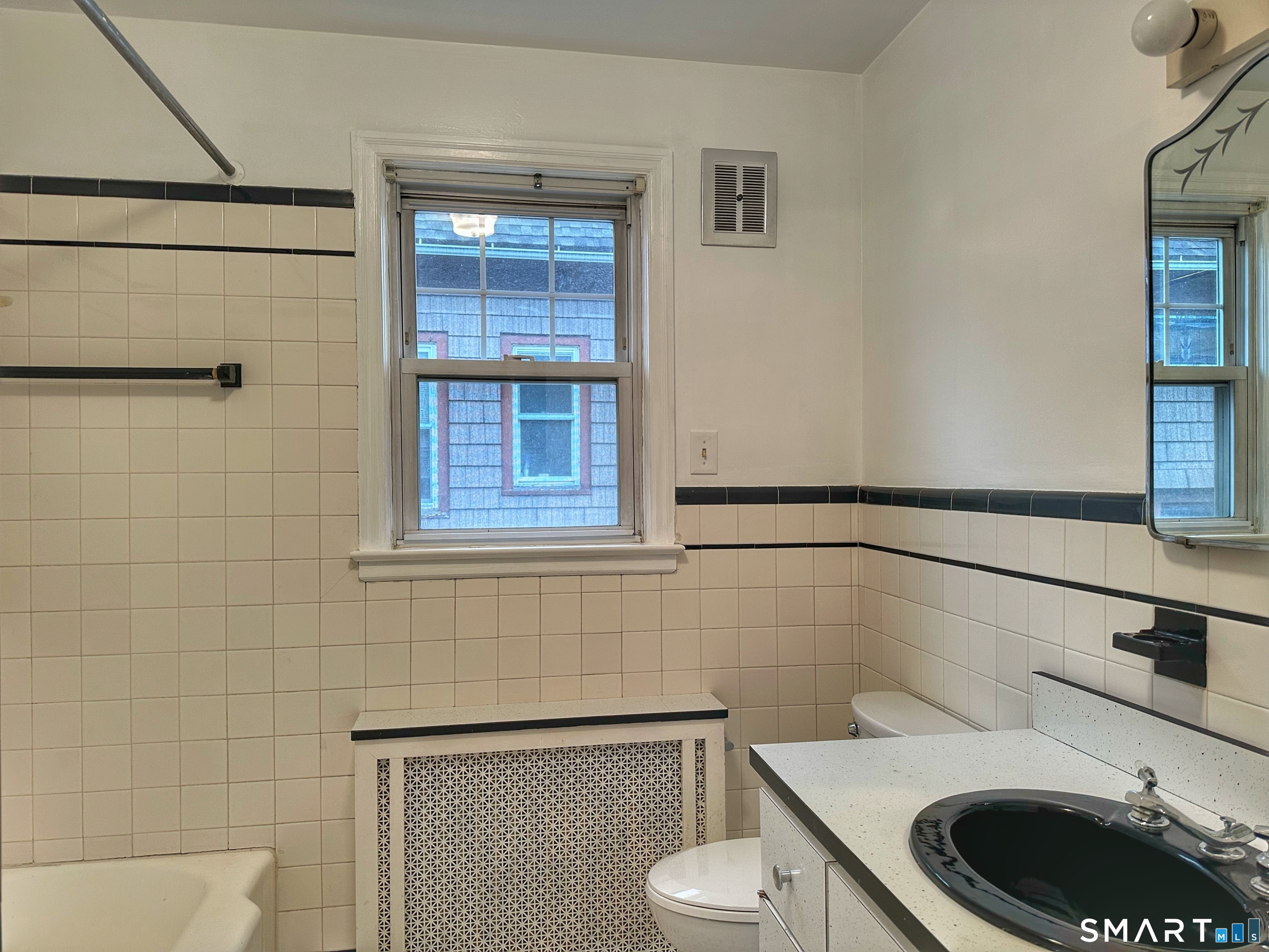 181 Fox Street Unit: 1