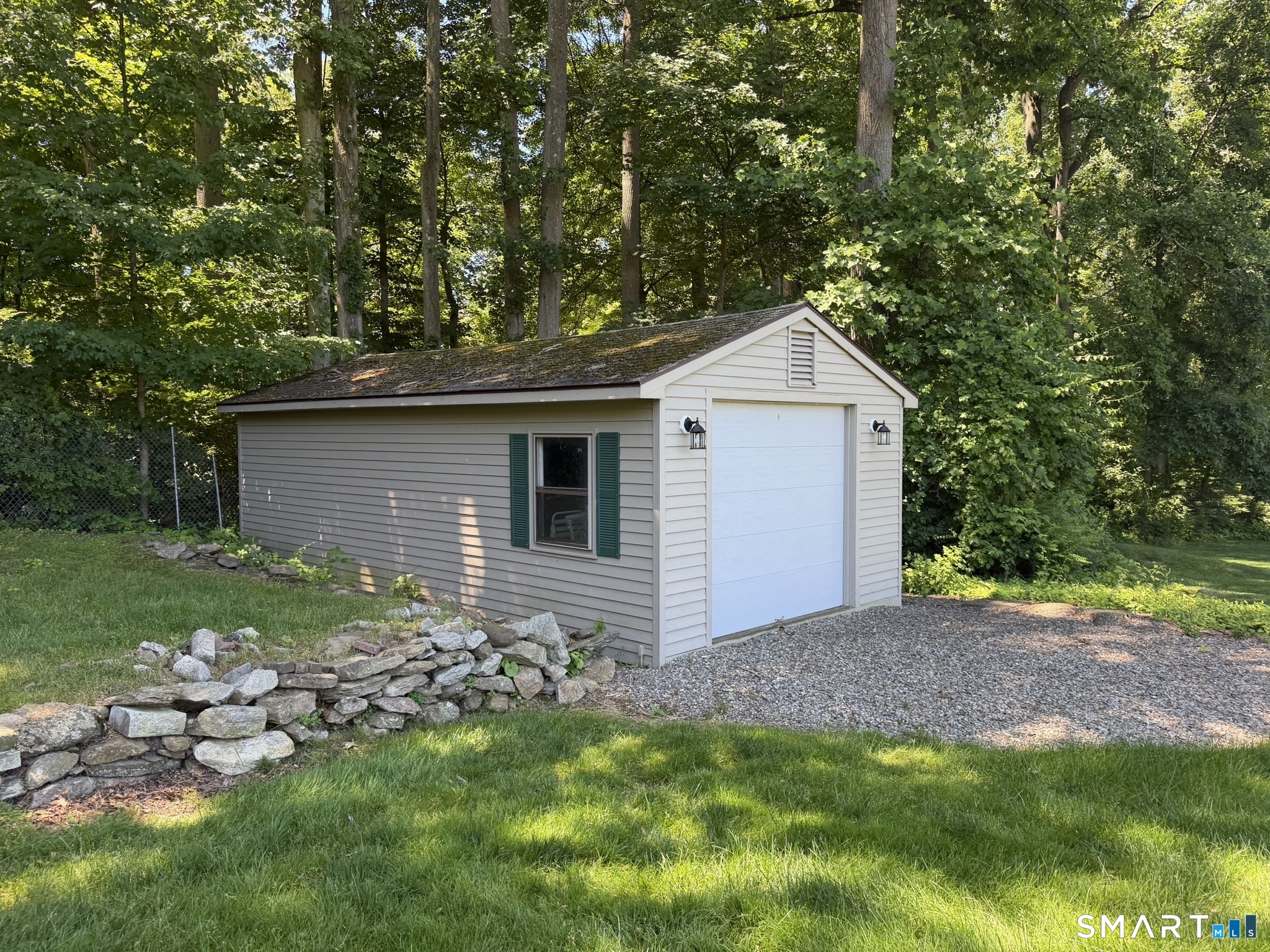 66 Tuckahoe Drive
