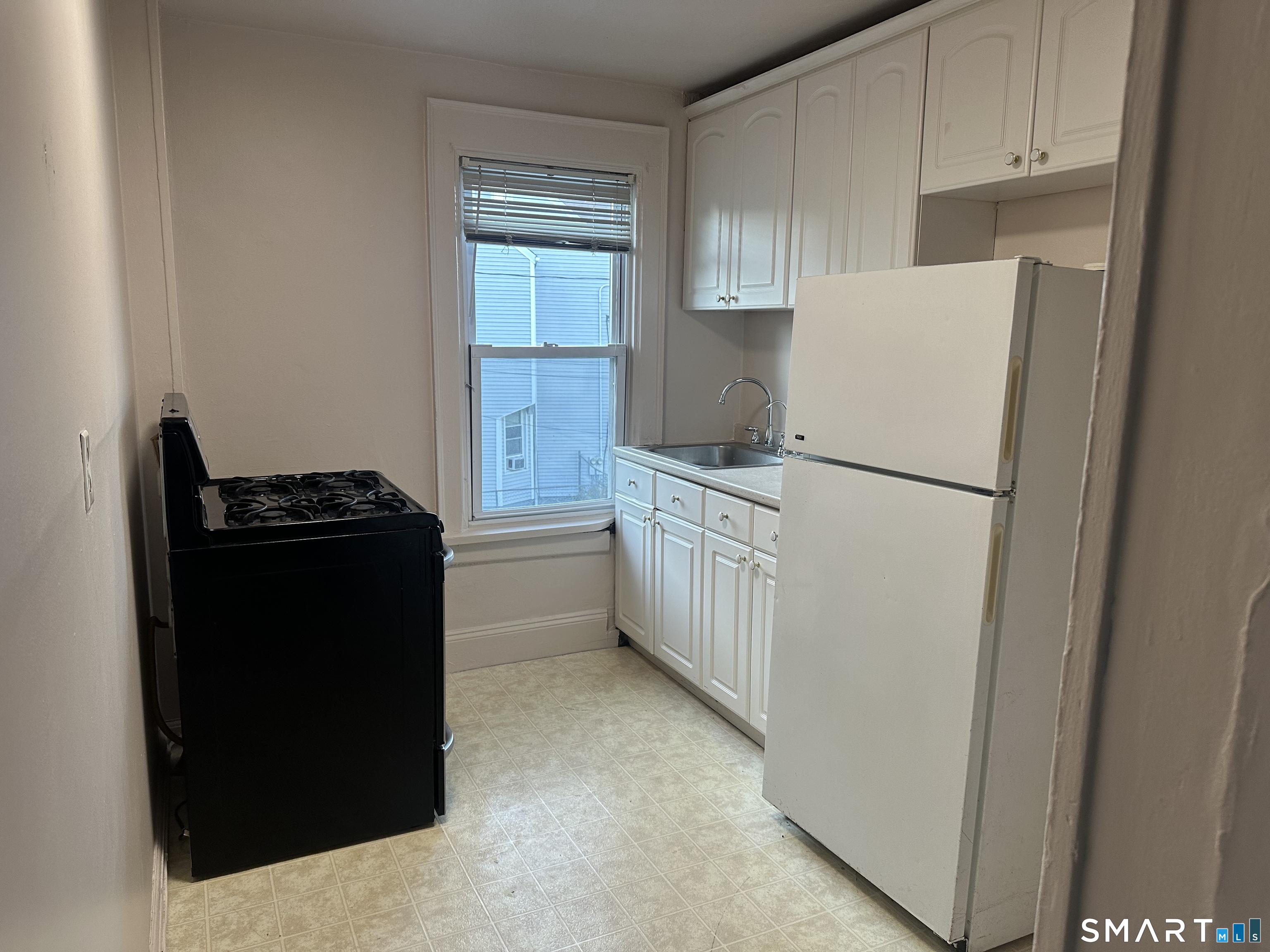 207 Flax Hill Road Unit: 3