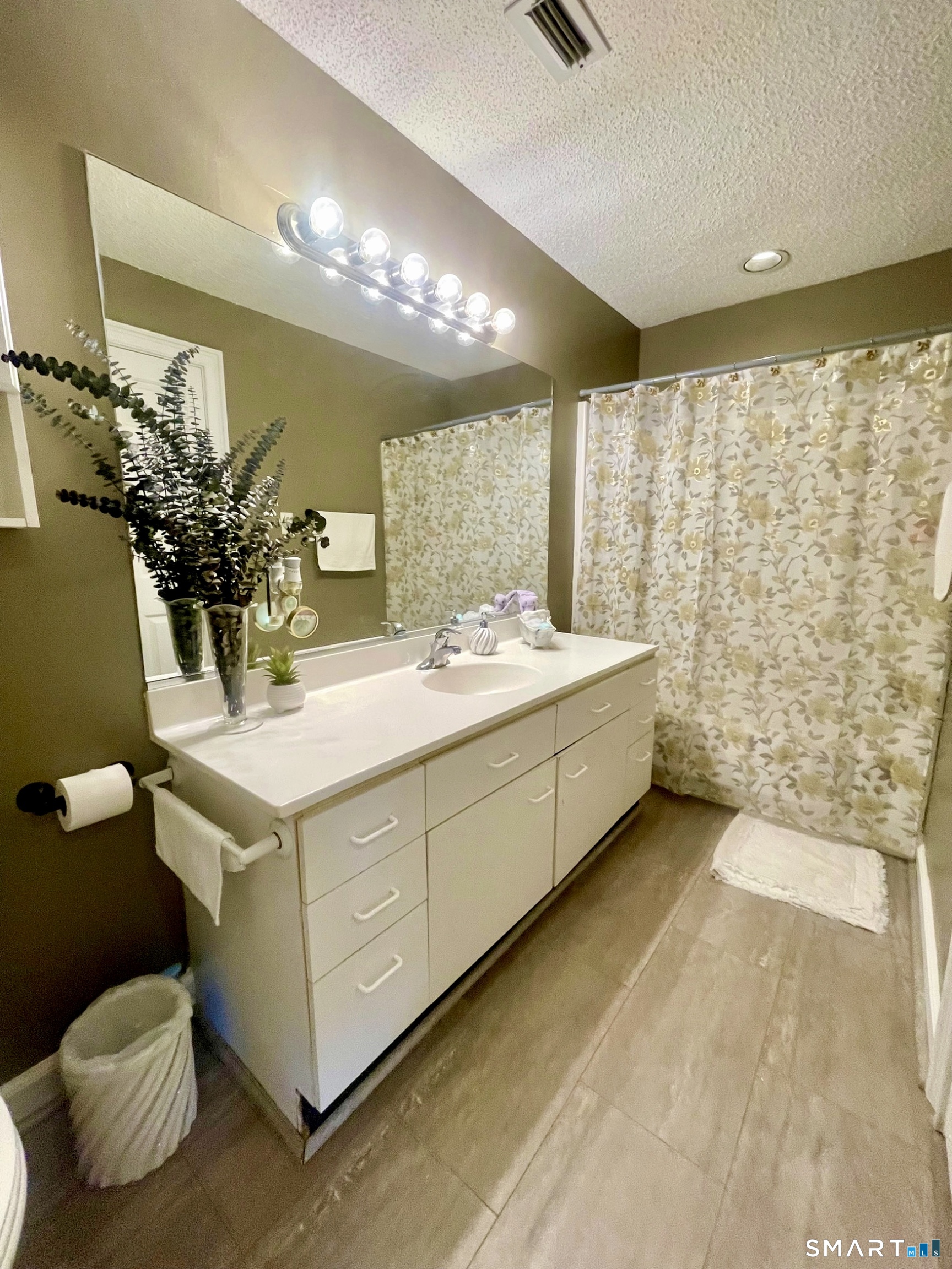 75 Redwood Drive Unit: 801