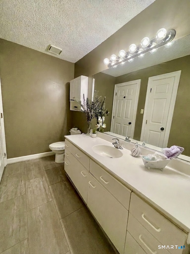 75 Redwood Drive Unit: 801