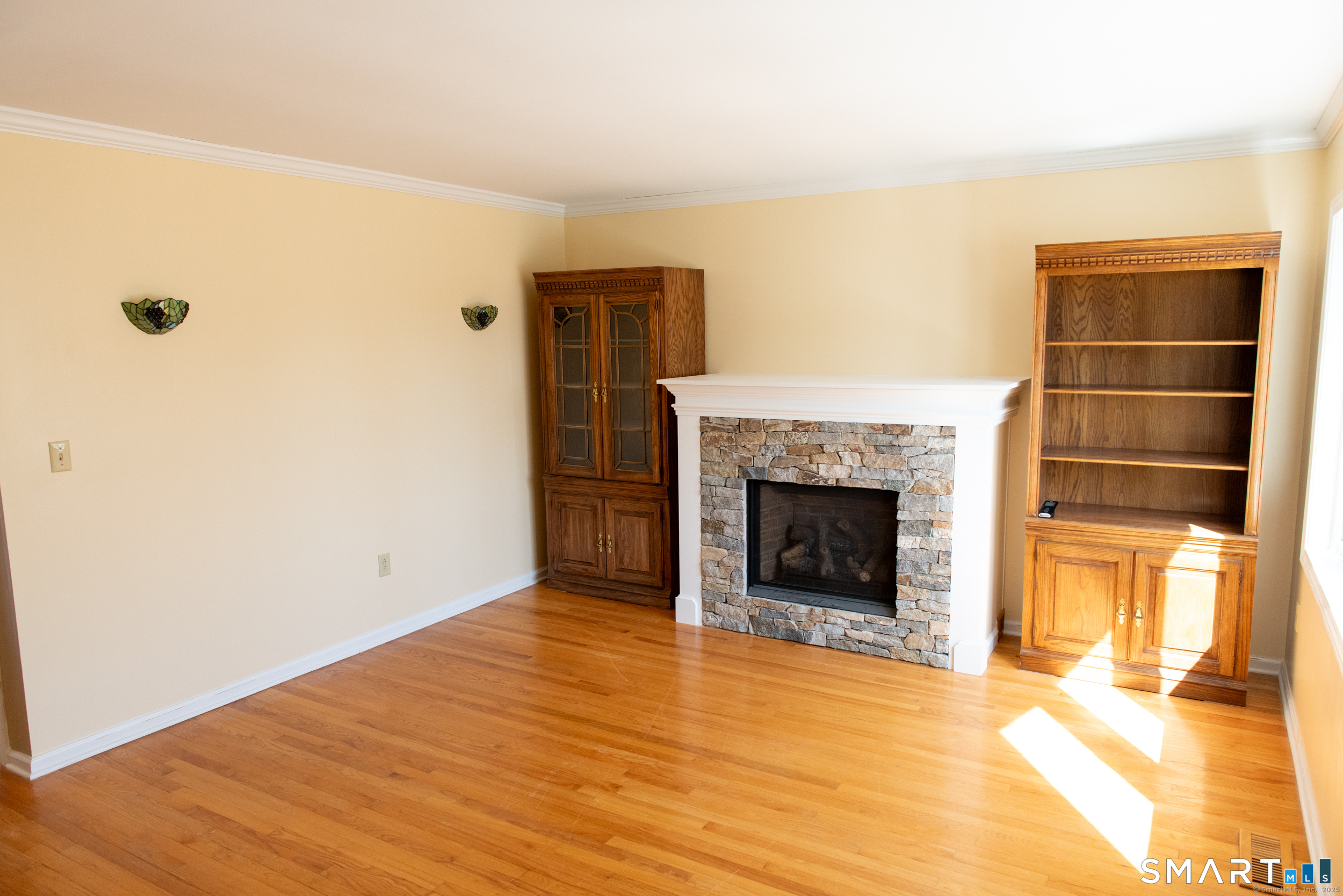 34 Center Avenue