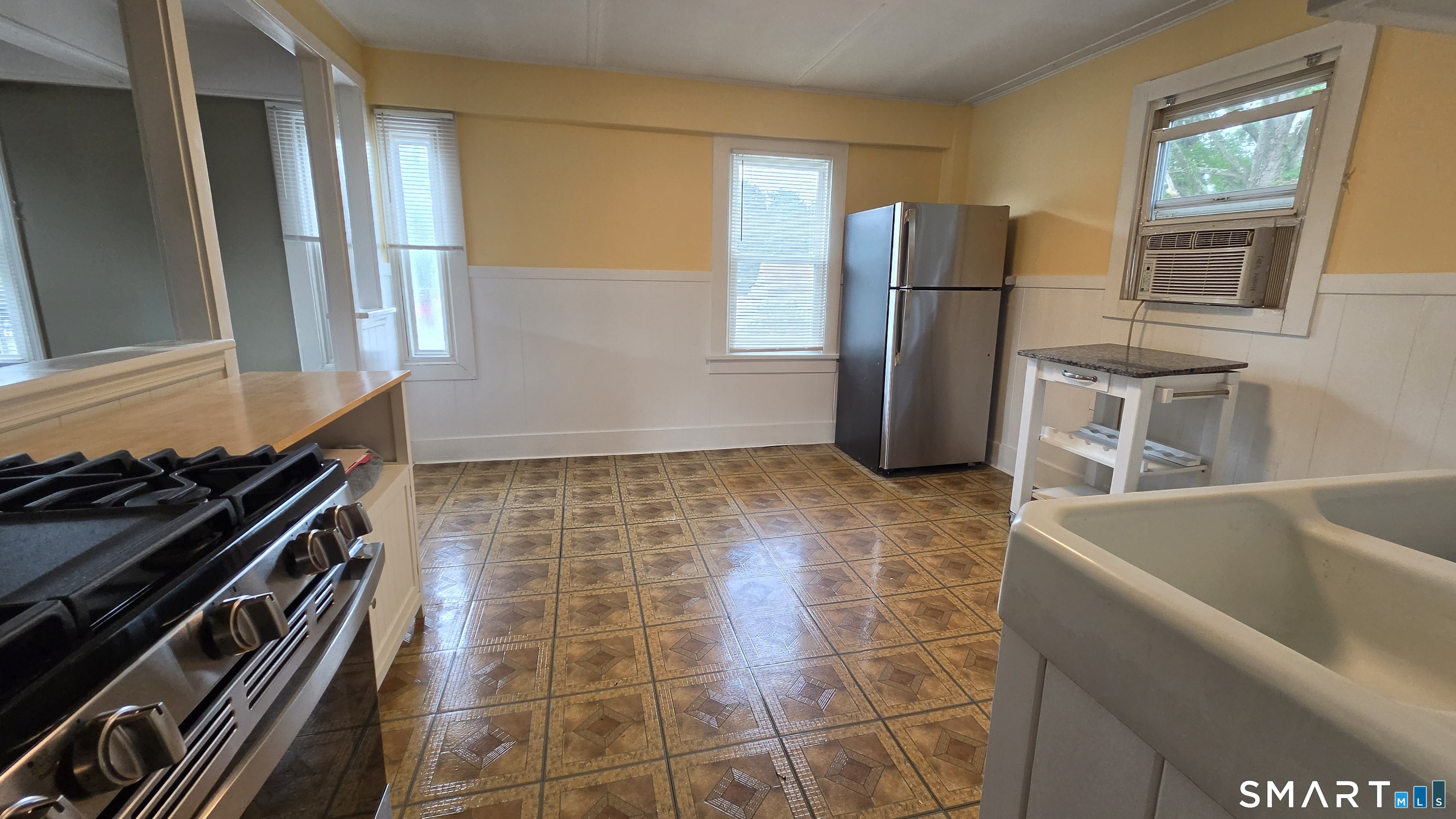 34 Grassy Plain Street Unit: 3