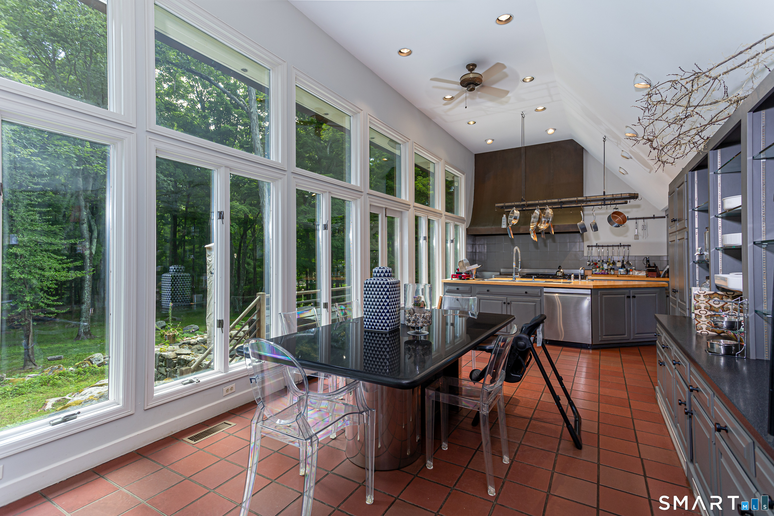 896 Westport Road