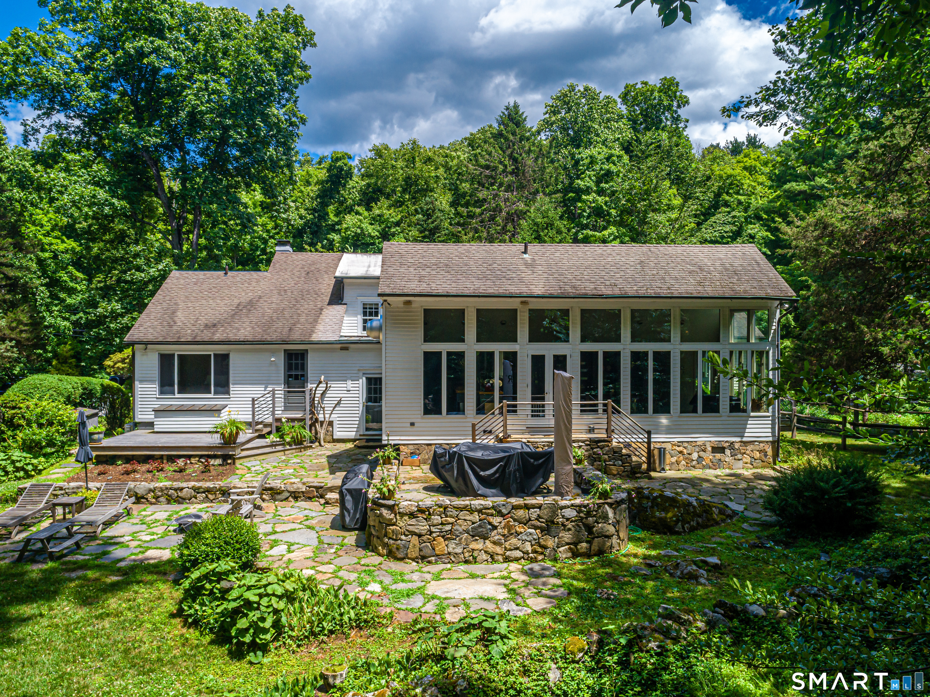 896 Westport Road