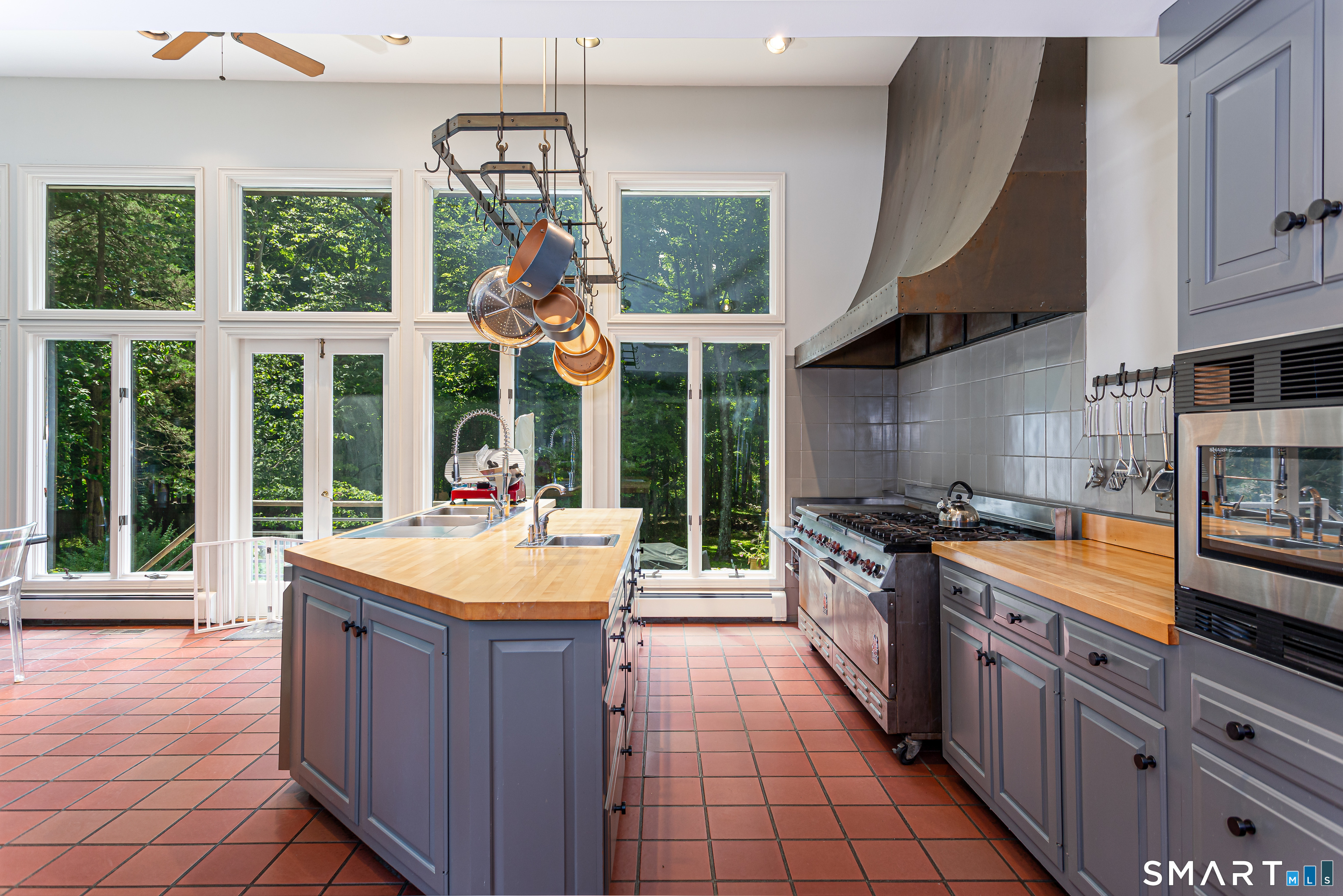 896 Westport Road