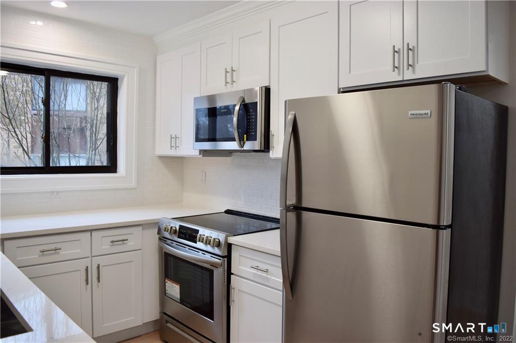 121 Kennedy Drive Unit: 121