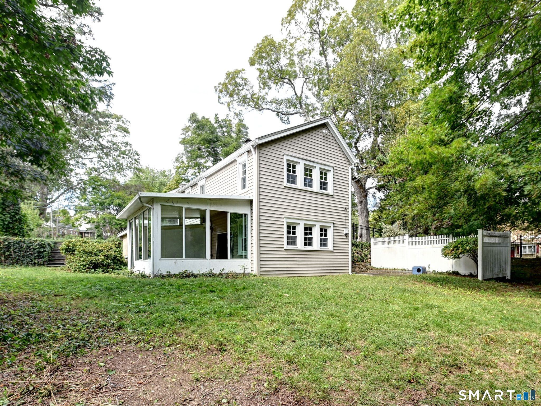90 Weed Hill Avenue