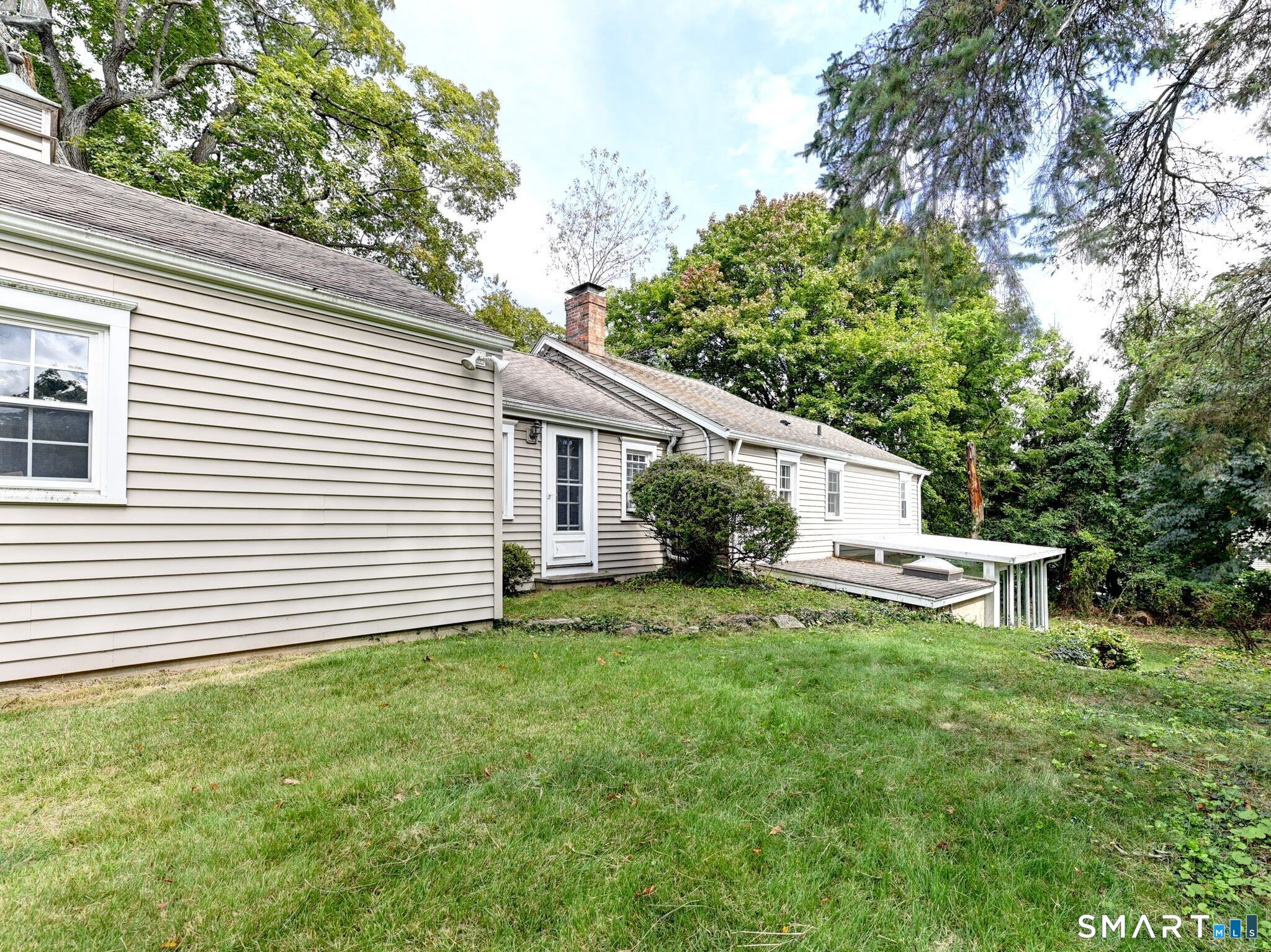 90 Weed Hill Avenue