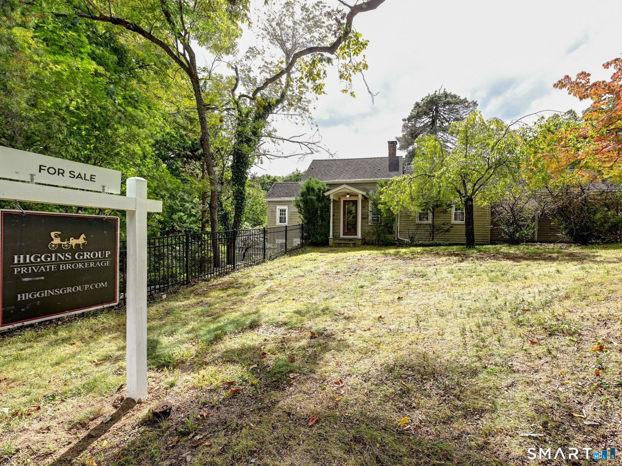 90 Weed Hill Avenue