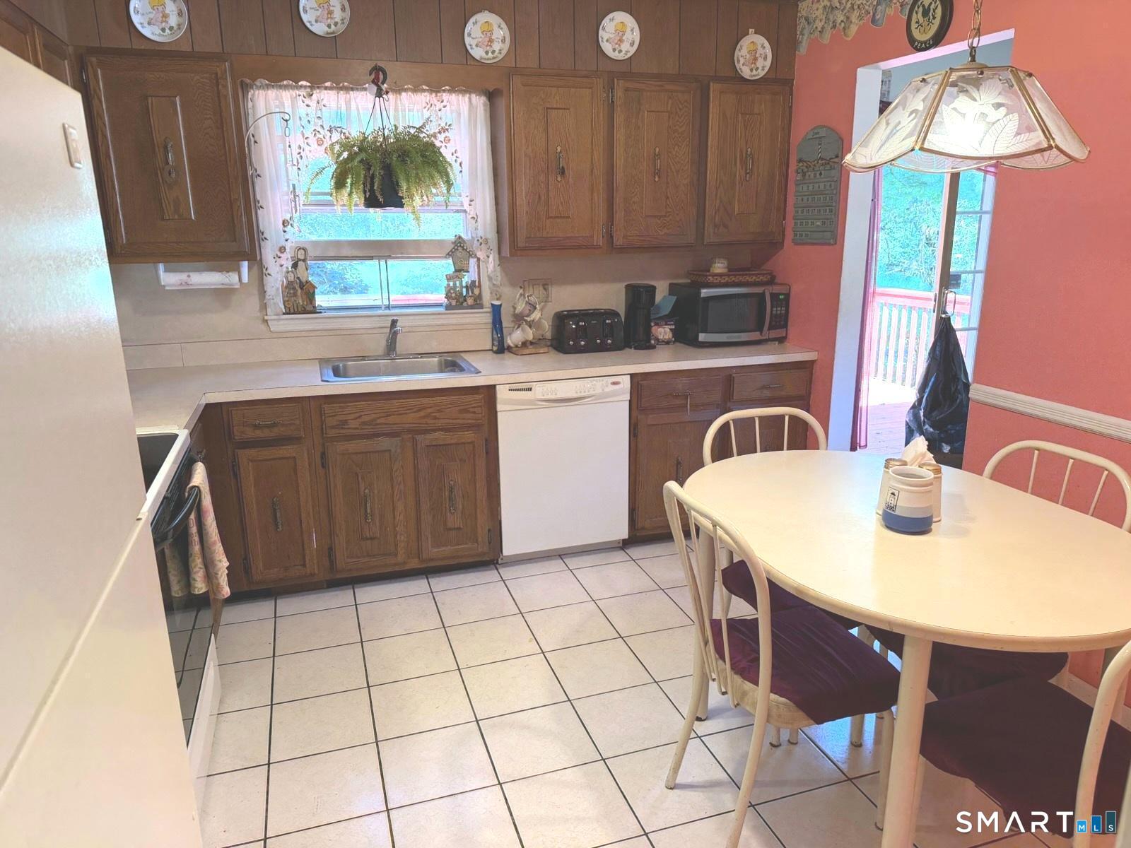 75 Starrs Plain Road