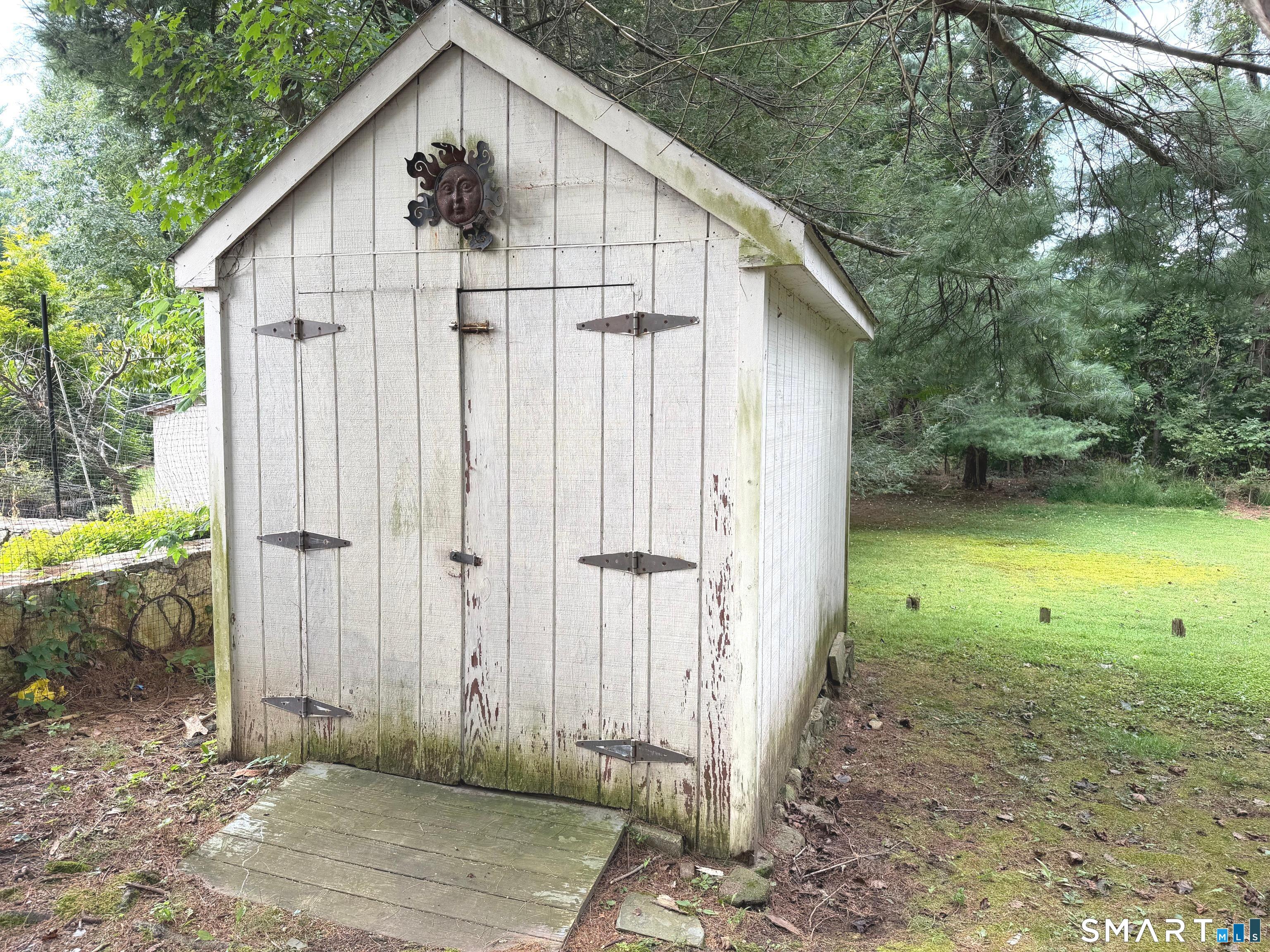 75 Starrs Plain Road