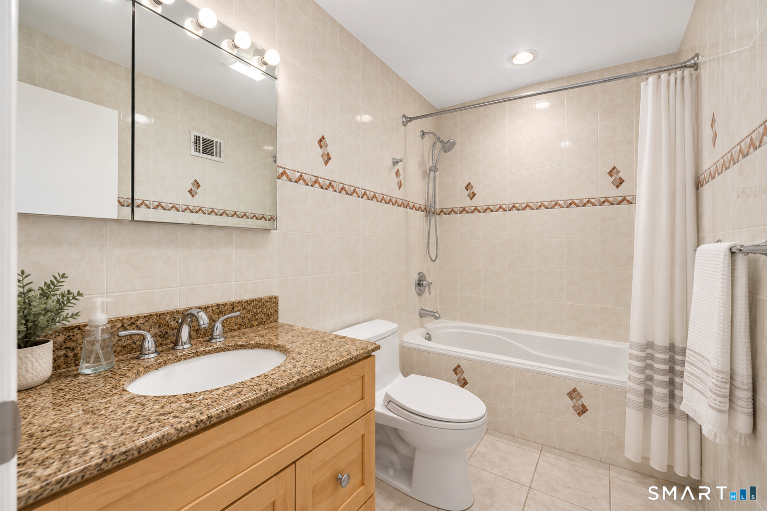 237 Strawberry Hill Avenue Unit: 37