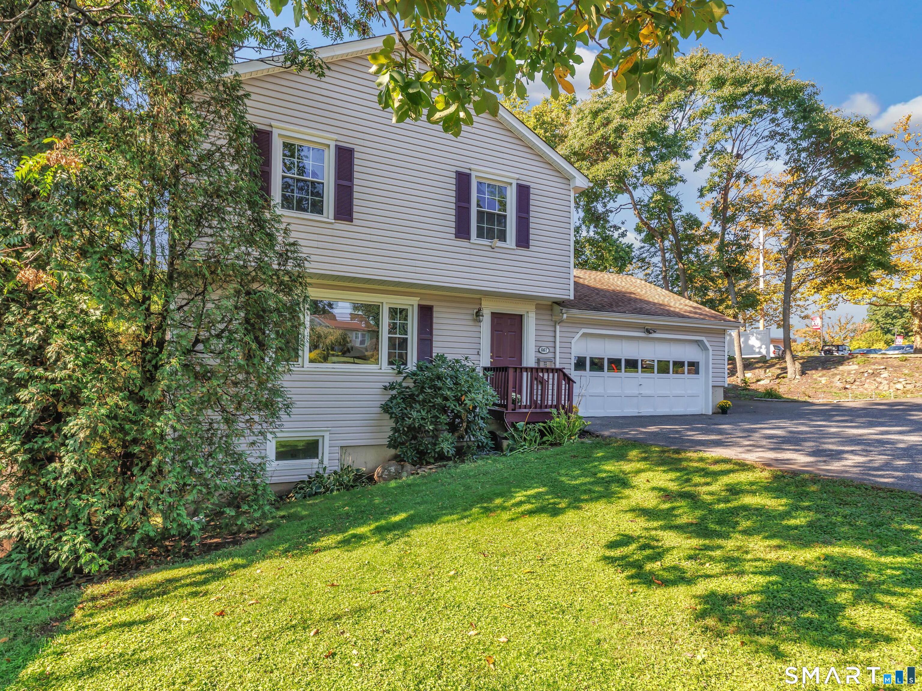 667 Melville Avenue