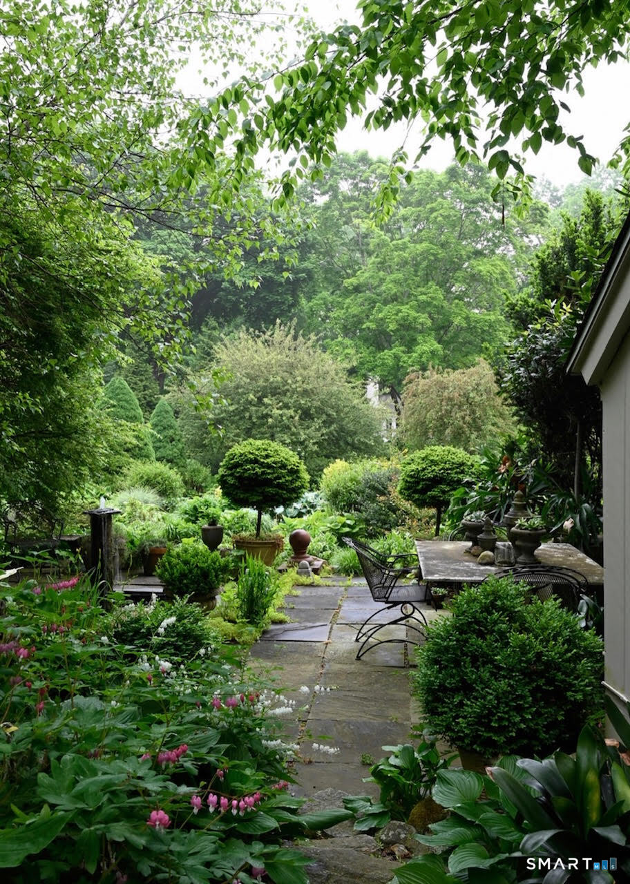 1321 Brookside Drive