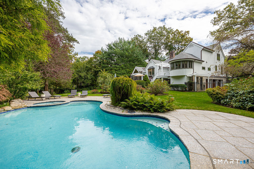 64 Huckleberry Hollow