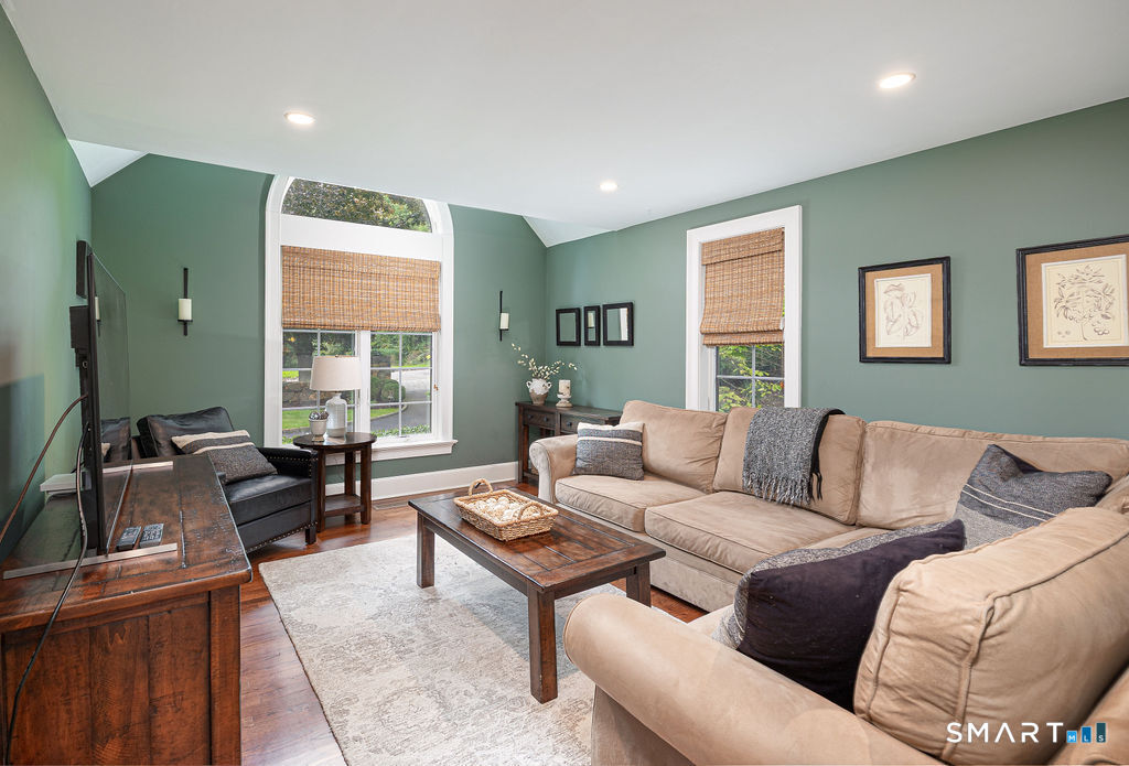 64 Huckleberry Hollow