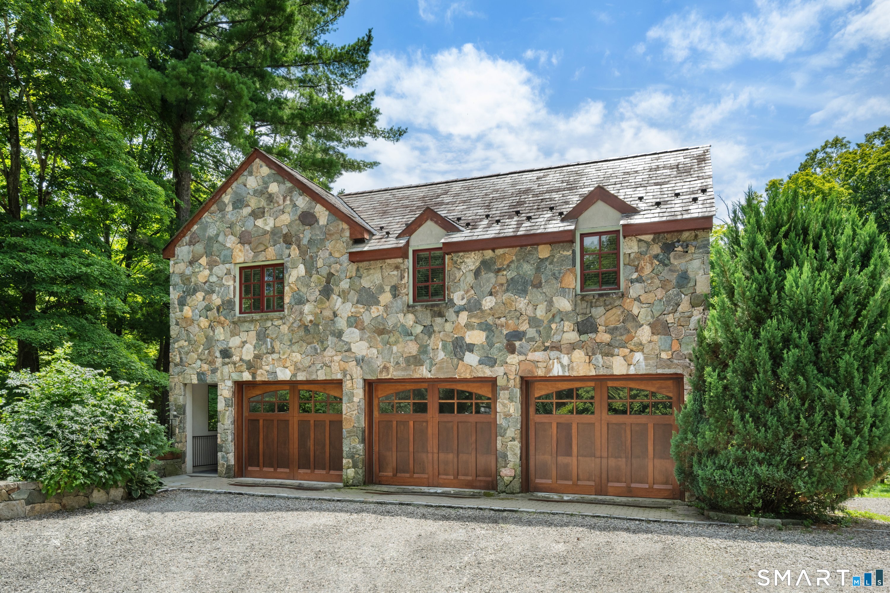 15 Saw Mill Hill Road