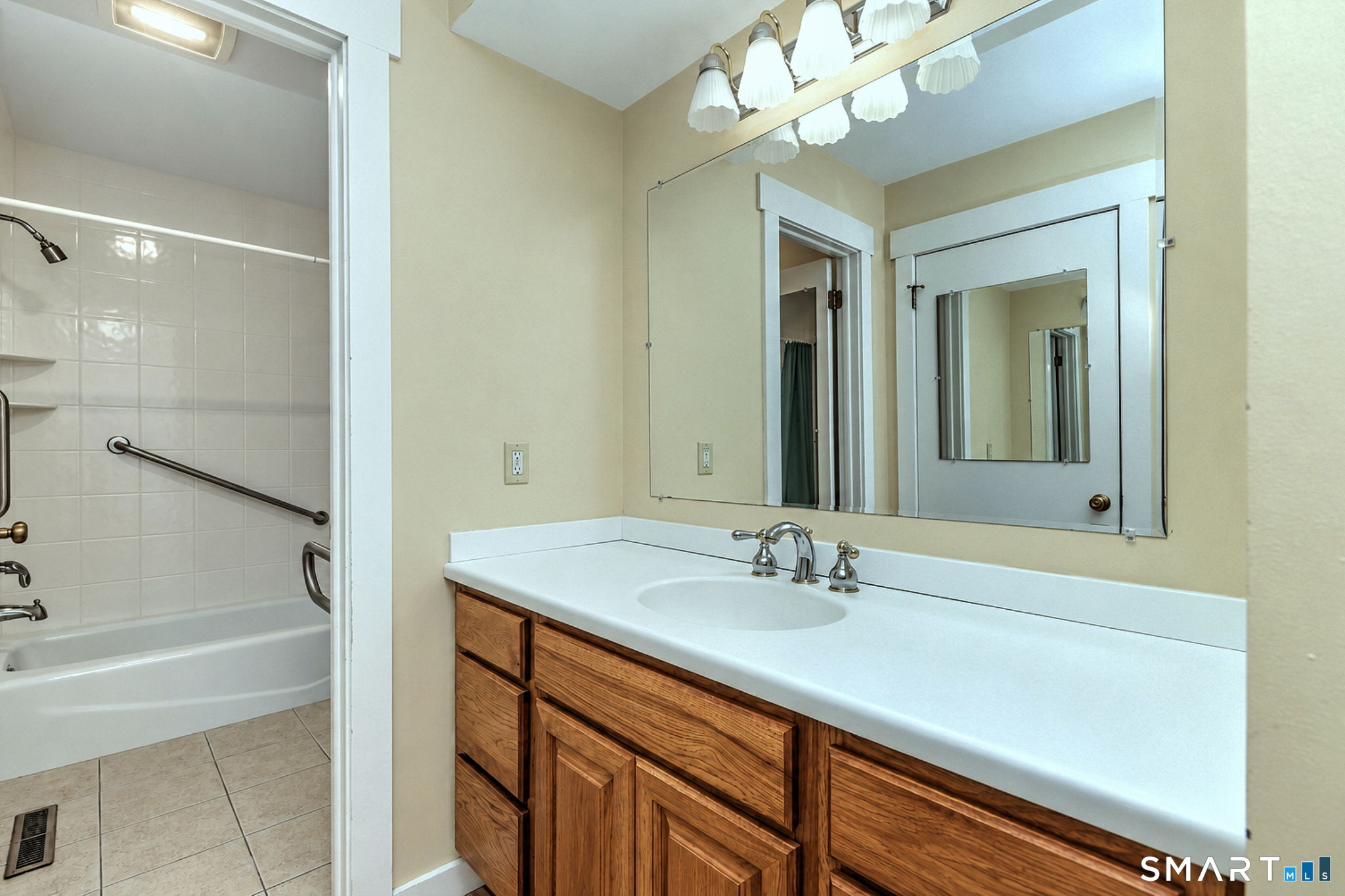 532 Narraganset Lane Unit: A