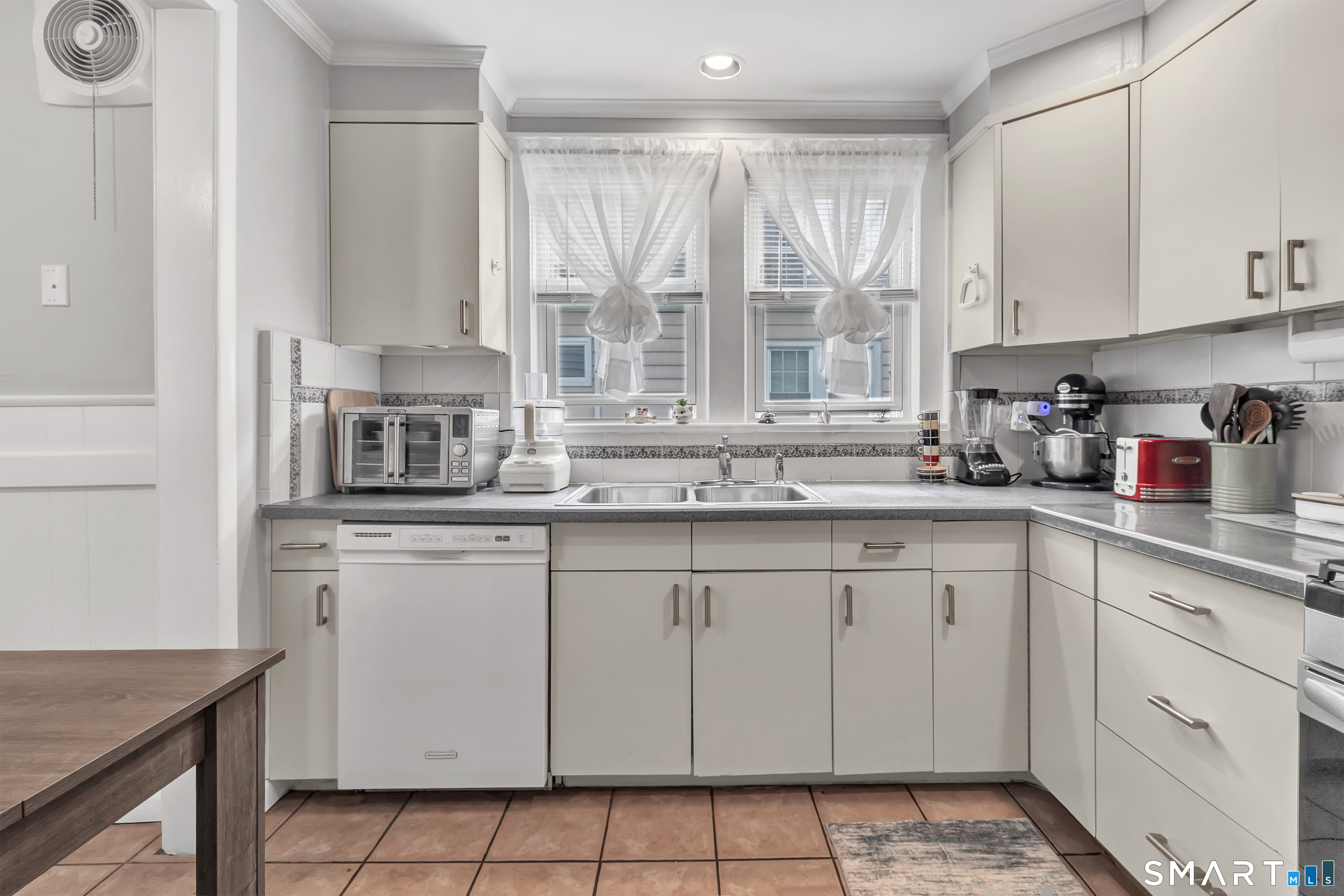 109 Oaklawn Avenue