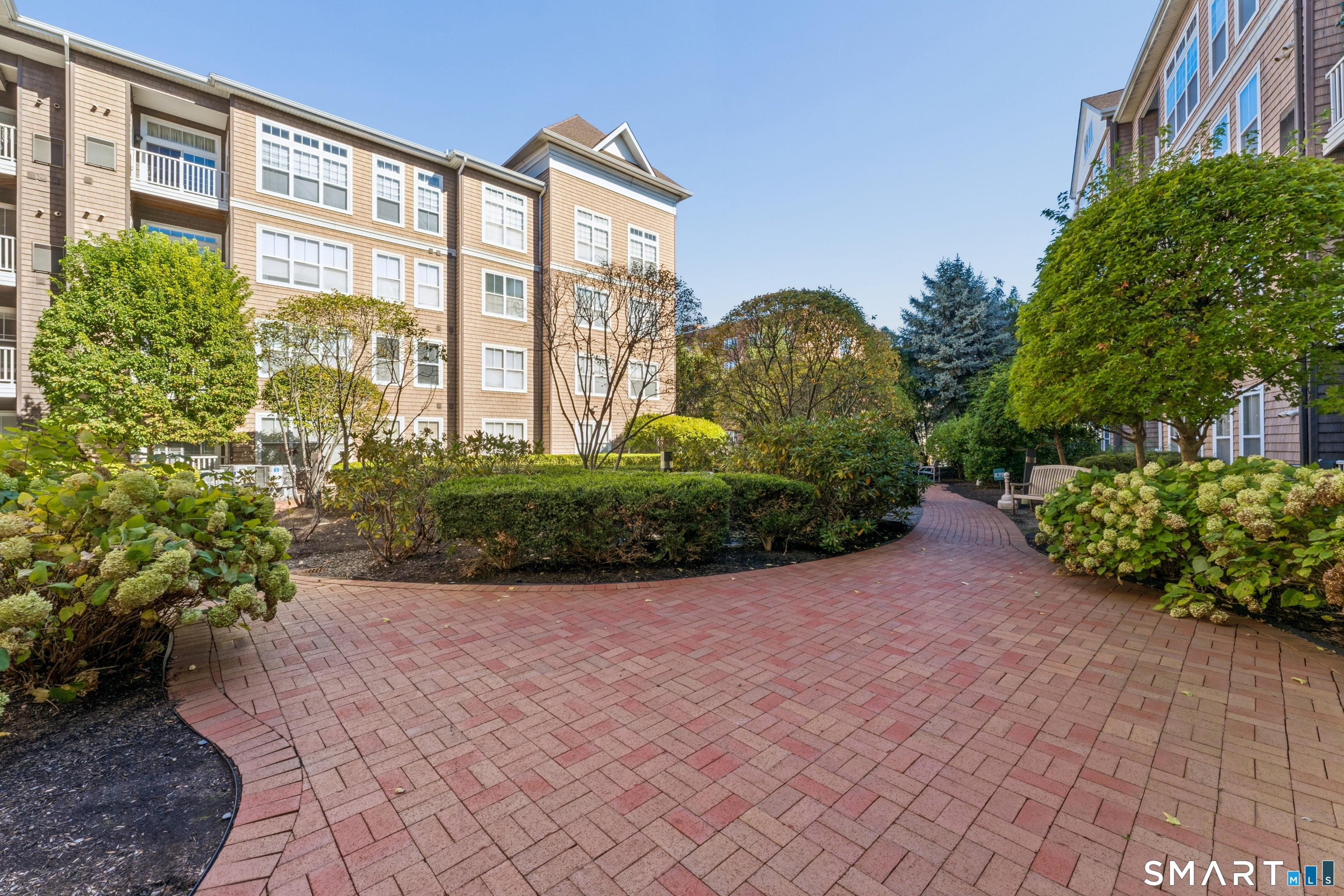 850 East Main Street Unit: 409