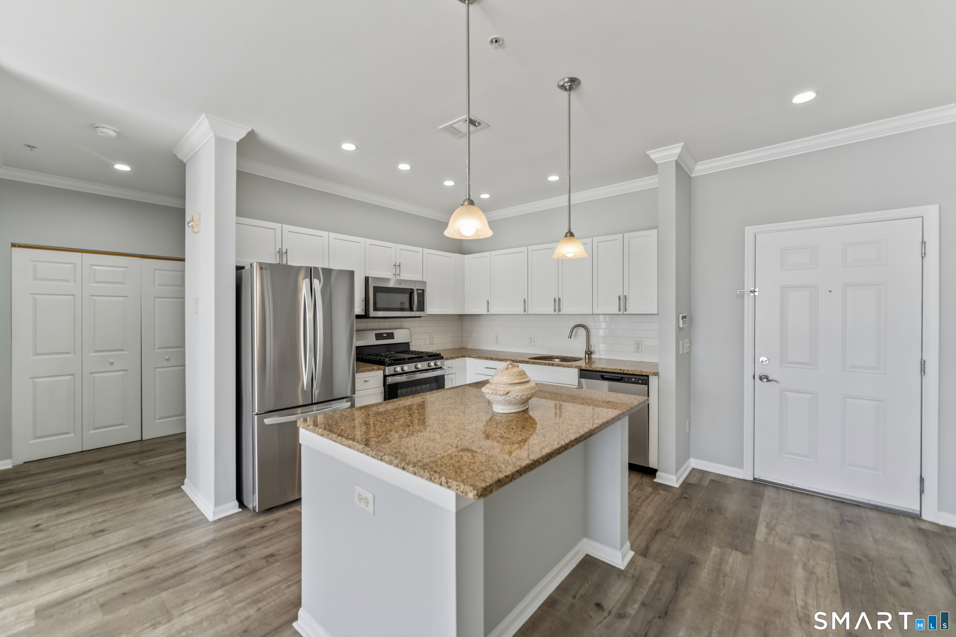 850 East Main Street Unit: 409