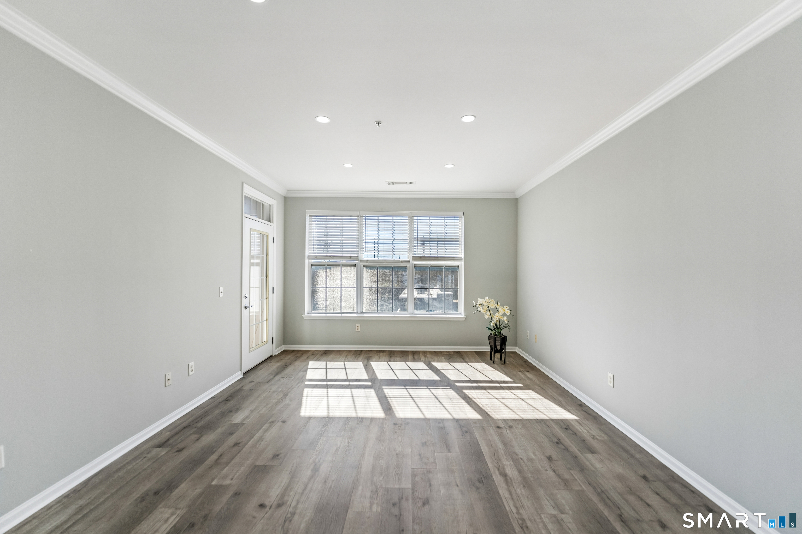 850 East Main Street Unit: 409